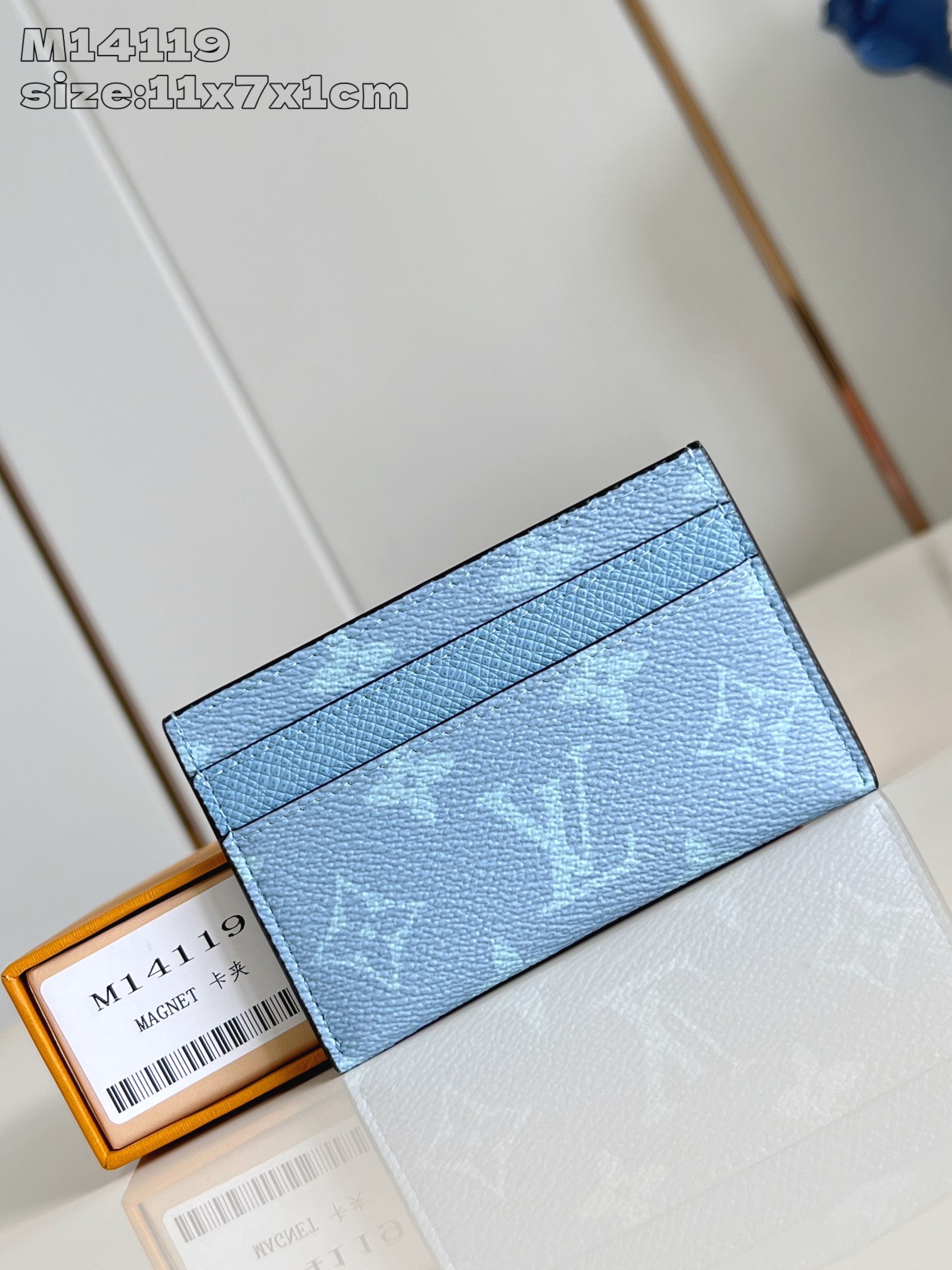 【顶级原单 M14119 】此款采用全新 Monogram Eclipse 涂层帆布材质的卡片夹风格靓丽