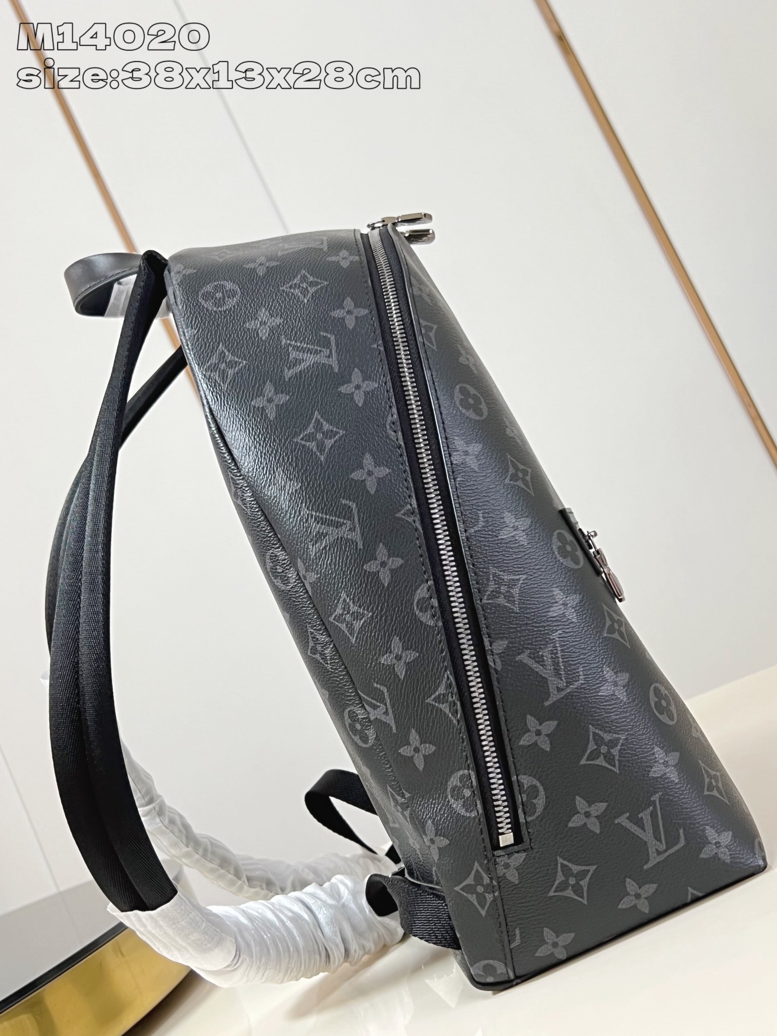【顶级原单 M14020黑花 】本款 Discovery Slim 双肩包取材 Monogram Ecl