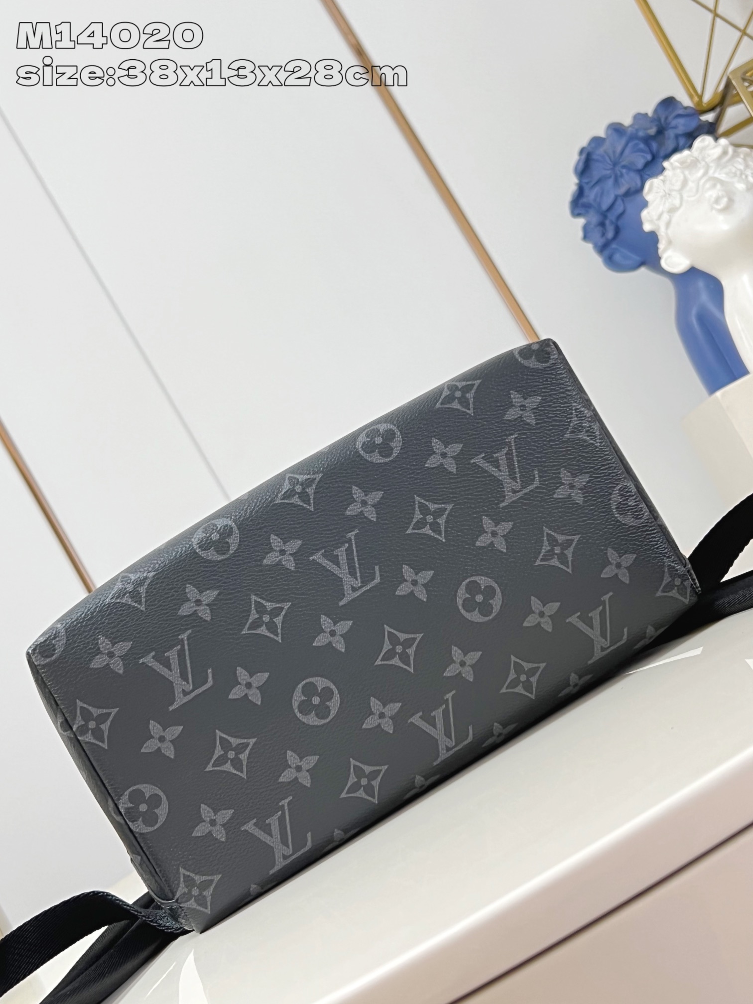 【顶级原单 M14020黑花 】本款 Discovery Slim 双肩包取材 Monogram Ecl