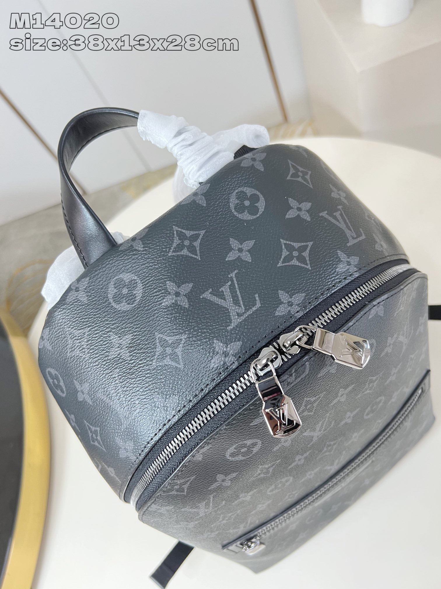 【顶级原单 M14020黑花 】本款 Discovery Slim 双肩包取材 Monogram Ecl