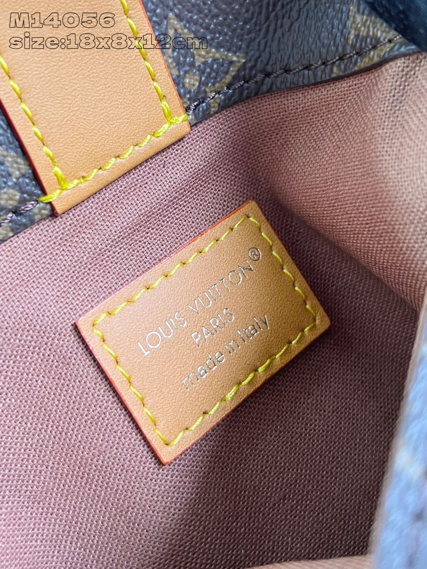 【顶级原单 M14056老花 】本款 Envelope Pouch 手袋为 Monogram 涂层帆布搭