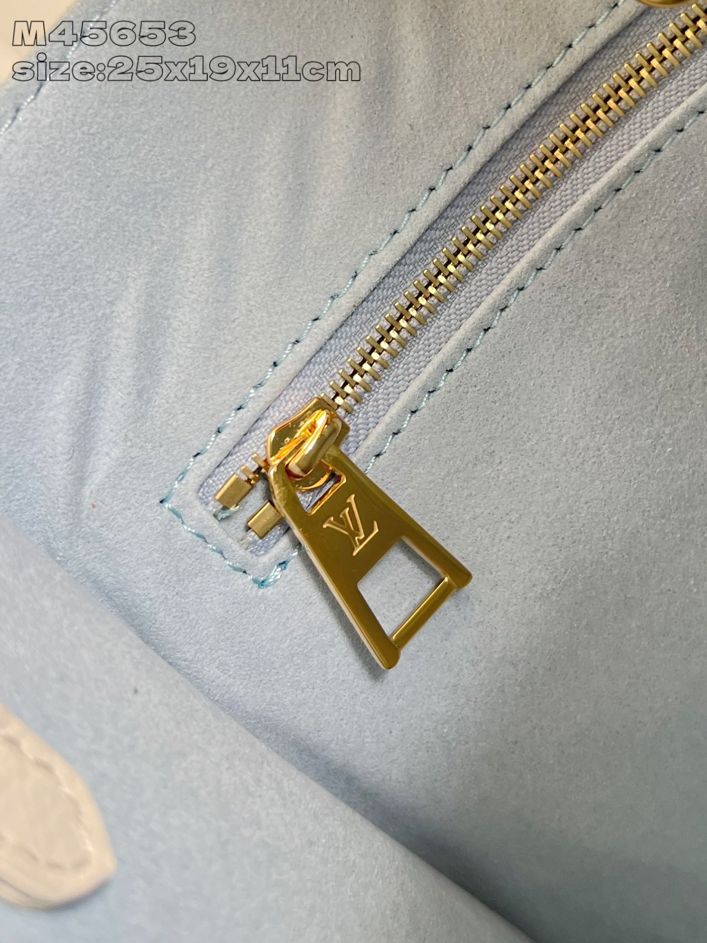 【顶级原单 M45653白兰丝印 】 本款 OnTheGo 小号手袋选用 Monogram Emprei