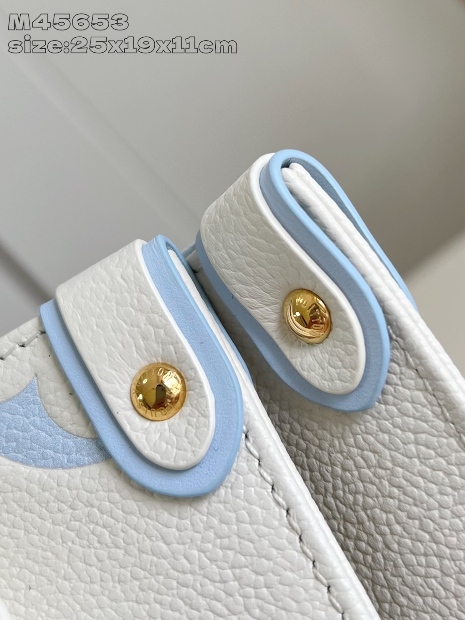 【顶级原单 M45653白兰丝印 】 本款 OnTheGo 小号手袋选用 Monogram Emprei