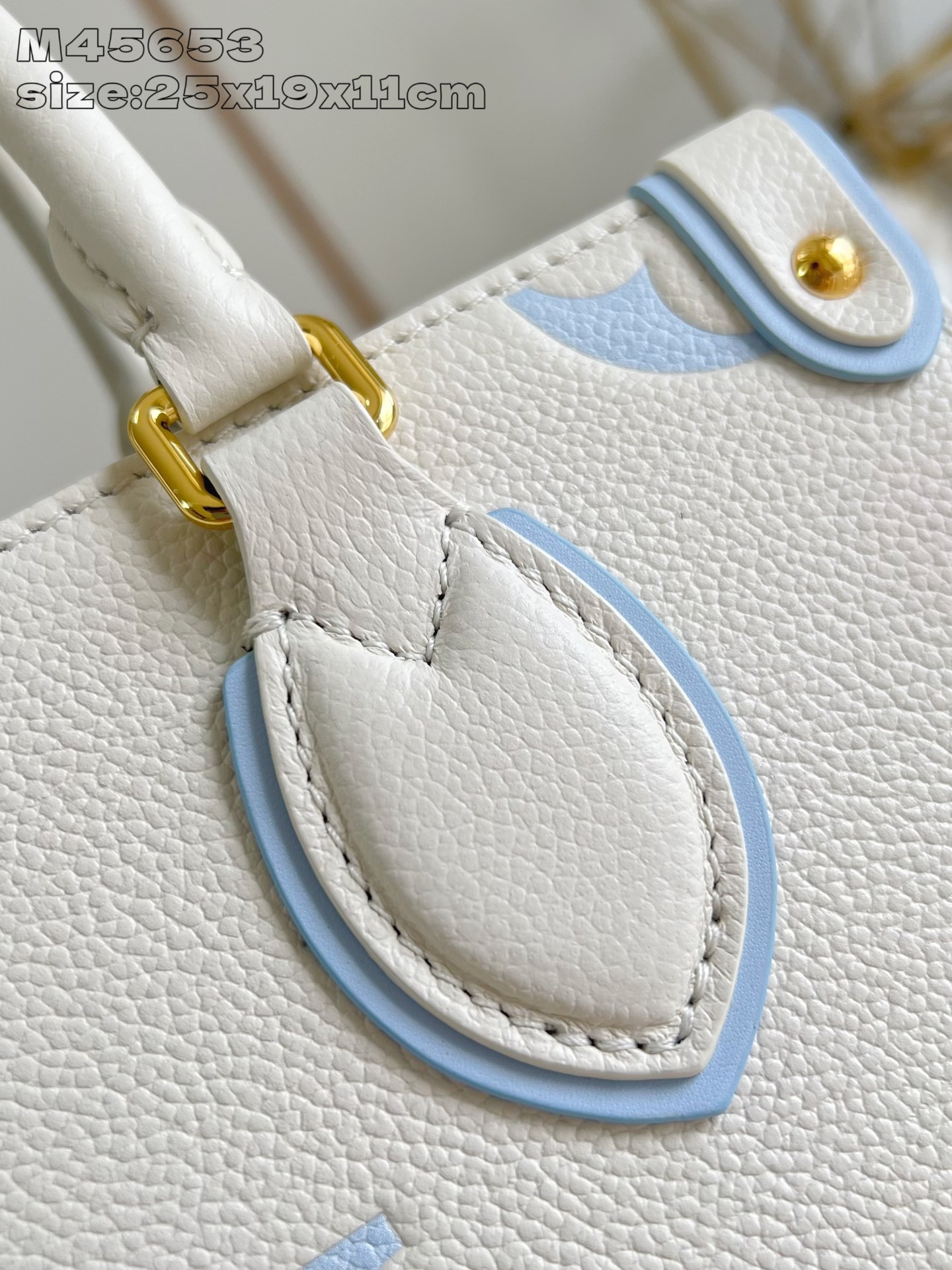 【顶级原单 M45653白兰丝印 】 本款 OnTheGo 小号手袋选用 Monogram Emprei