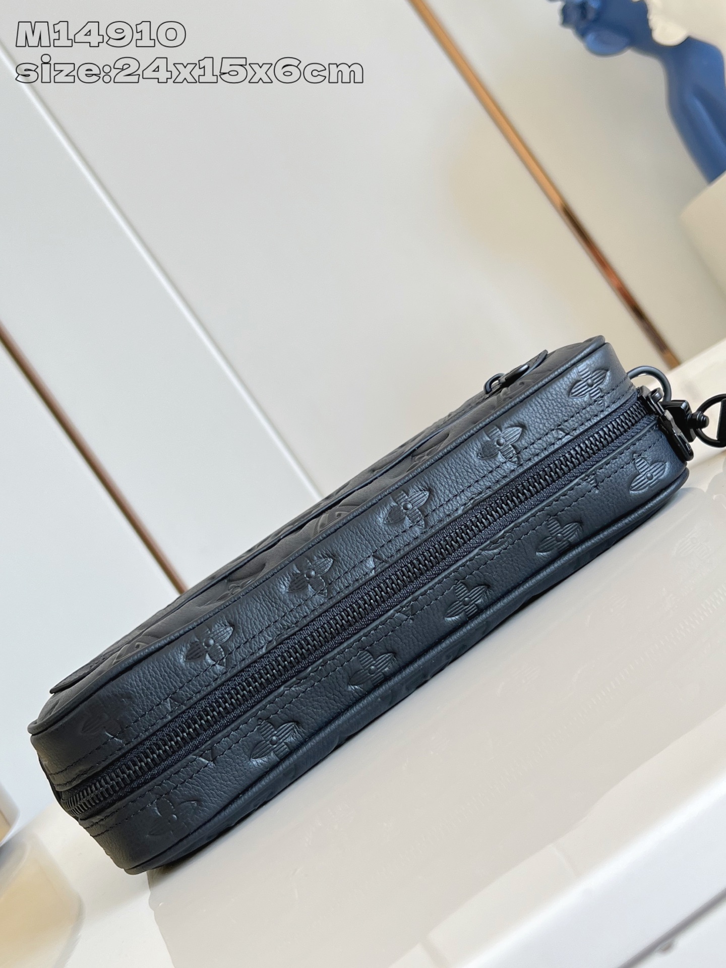 【顶级原单 M14910 】這款Pochette Kasai收納包以柔軟的Monogram Shadow