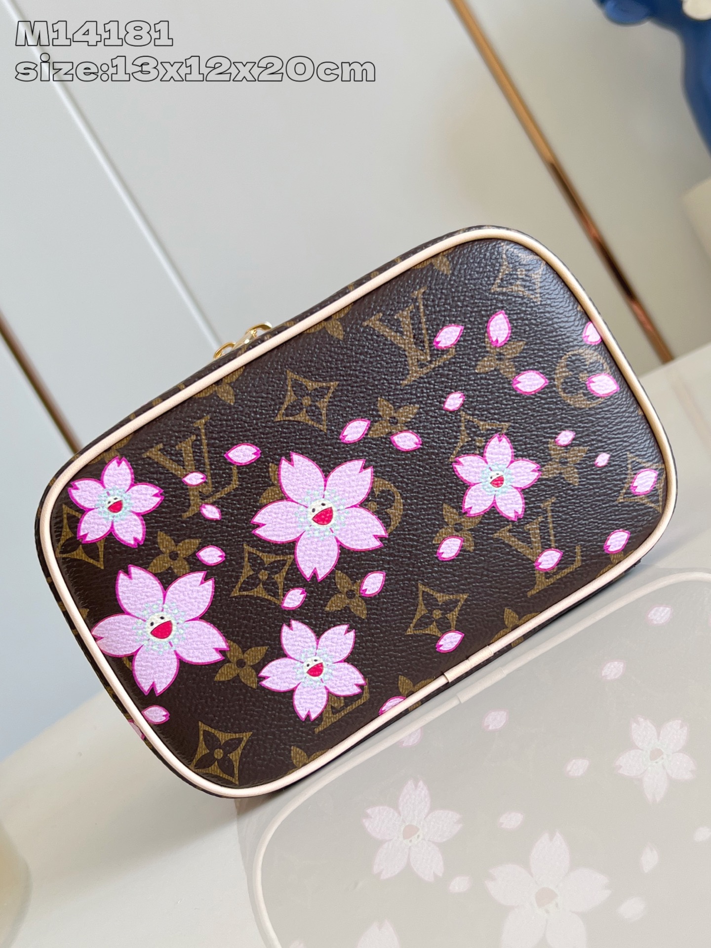 【顶级原单 M14181 】本款 Nice 迷你化妆包取材 Monogram 涂层帆布，以圆润笔触浓缩箱