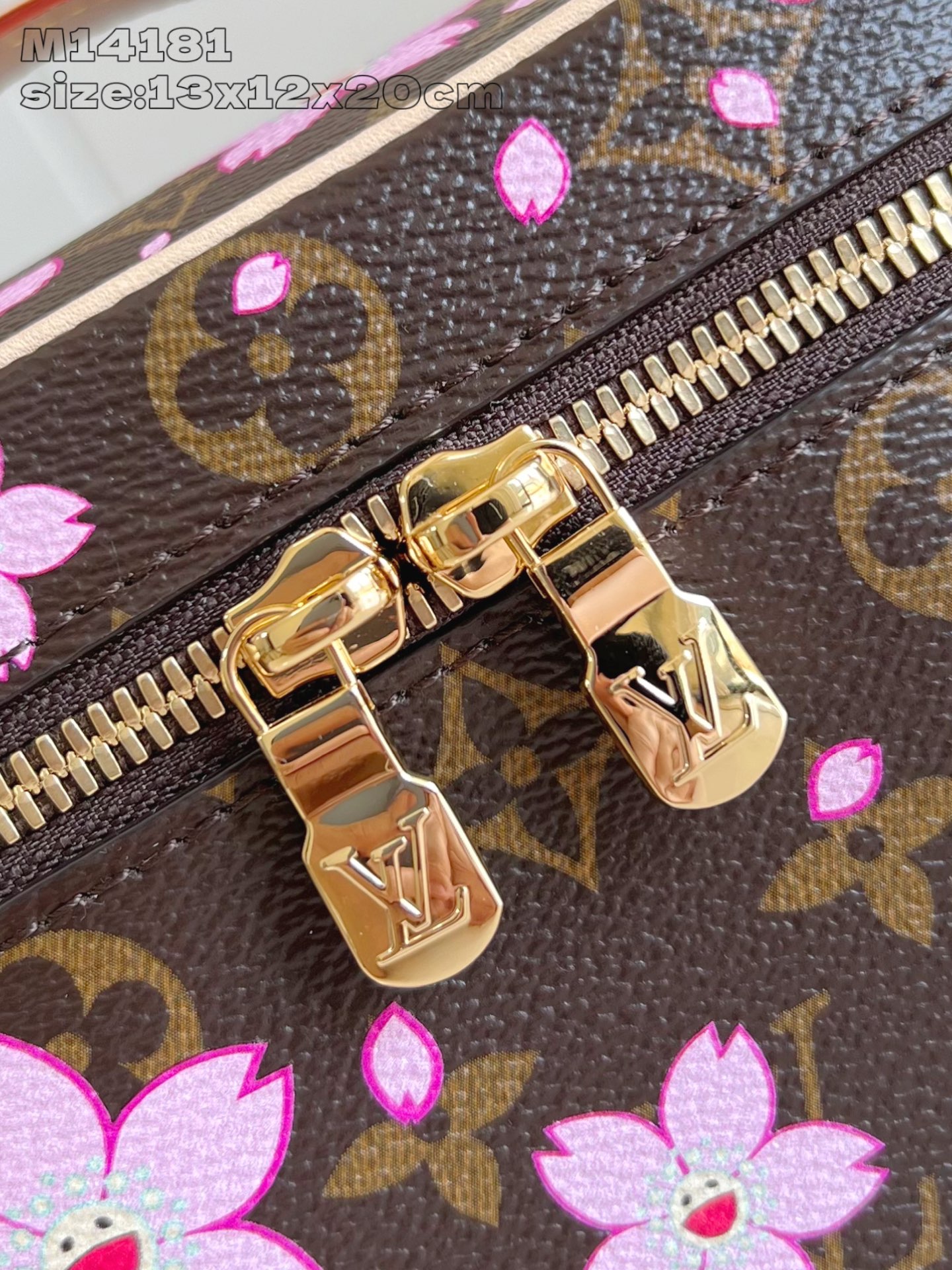 【顶级原单 M14181 】本款 Nice 迷你化妆包取材 Monogram 涂层帆布，以圆润笔触浓缩箱