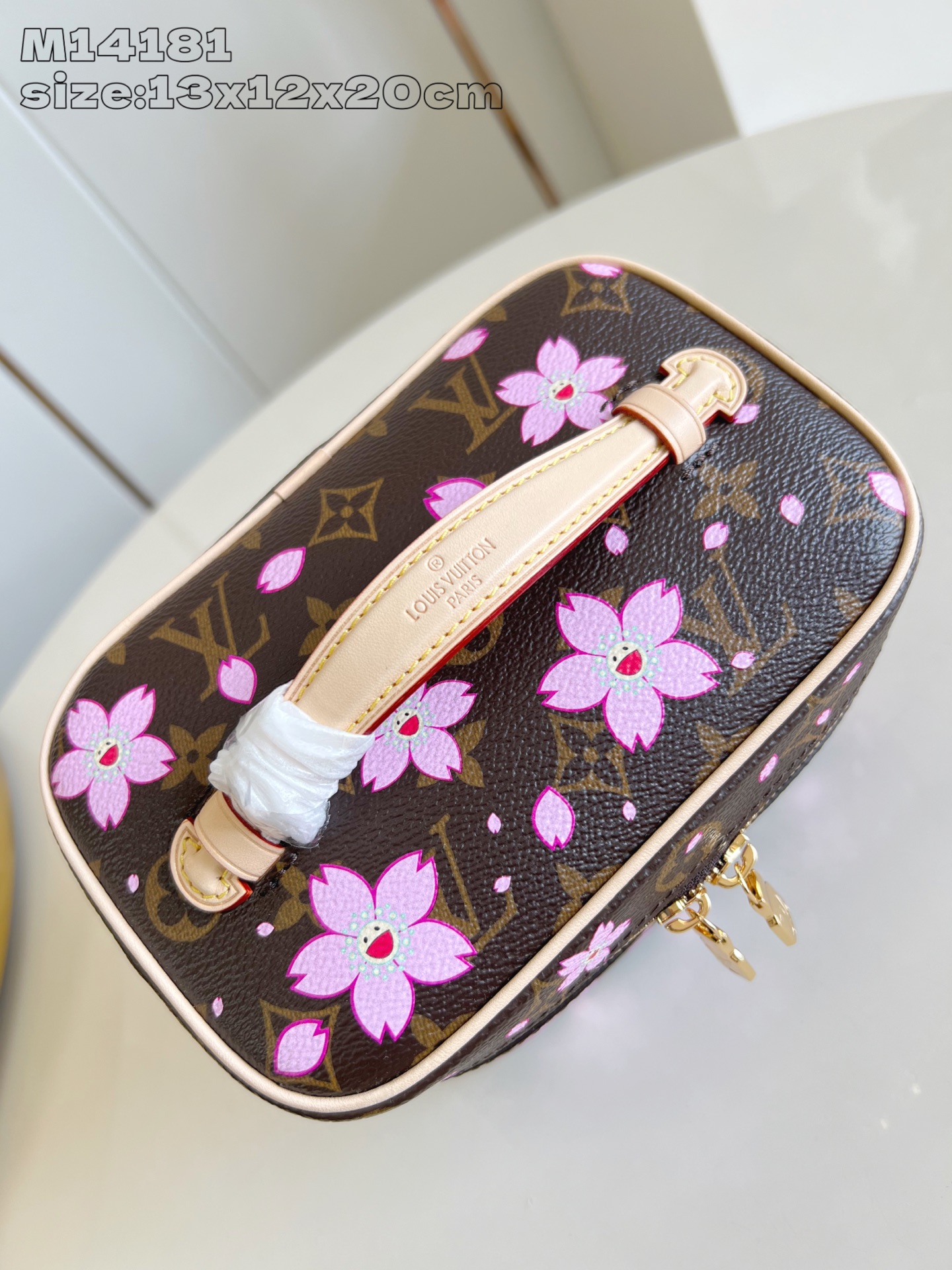 【顶级原单 M14181 】本款 Nice 迷你化妆包取材 Monogram 涂层帆布，以圆润笔触浓缩箱
