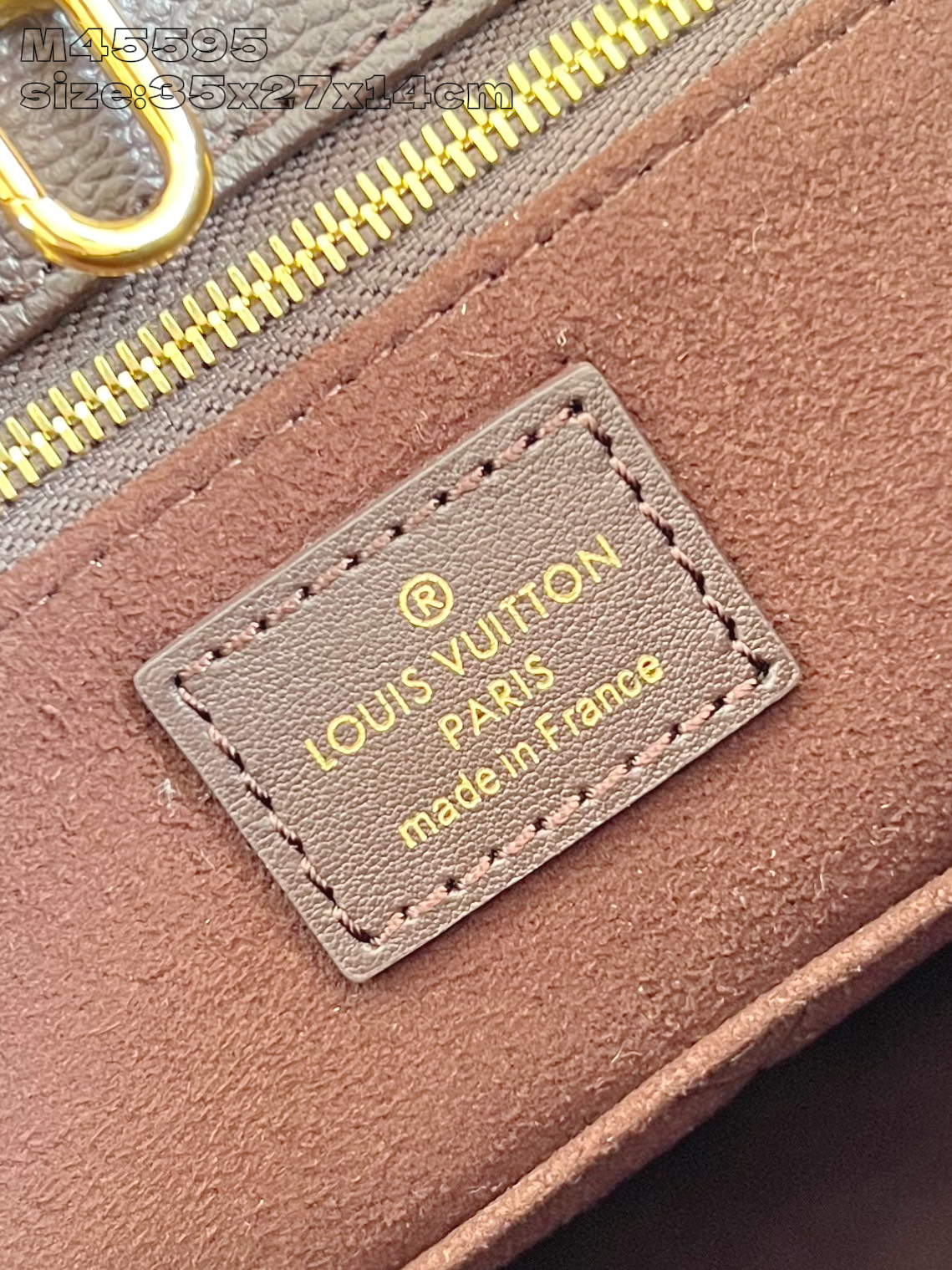 【顶级原单 M45595巧克力压花 】 本款 OnTheGo 中号手袋选用 Monogram Empre