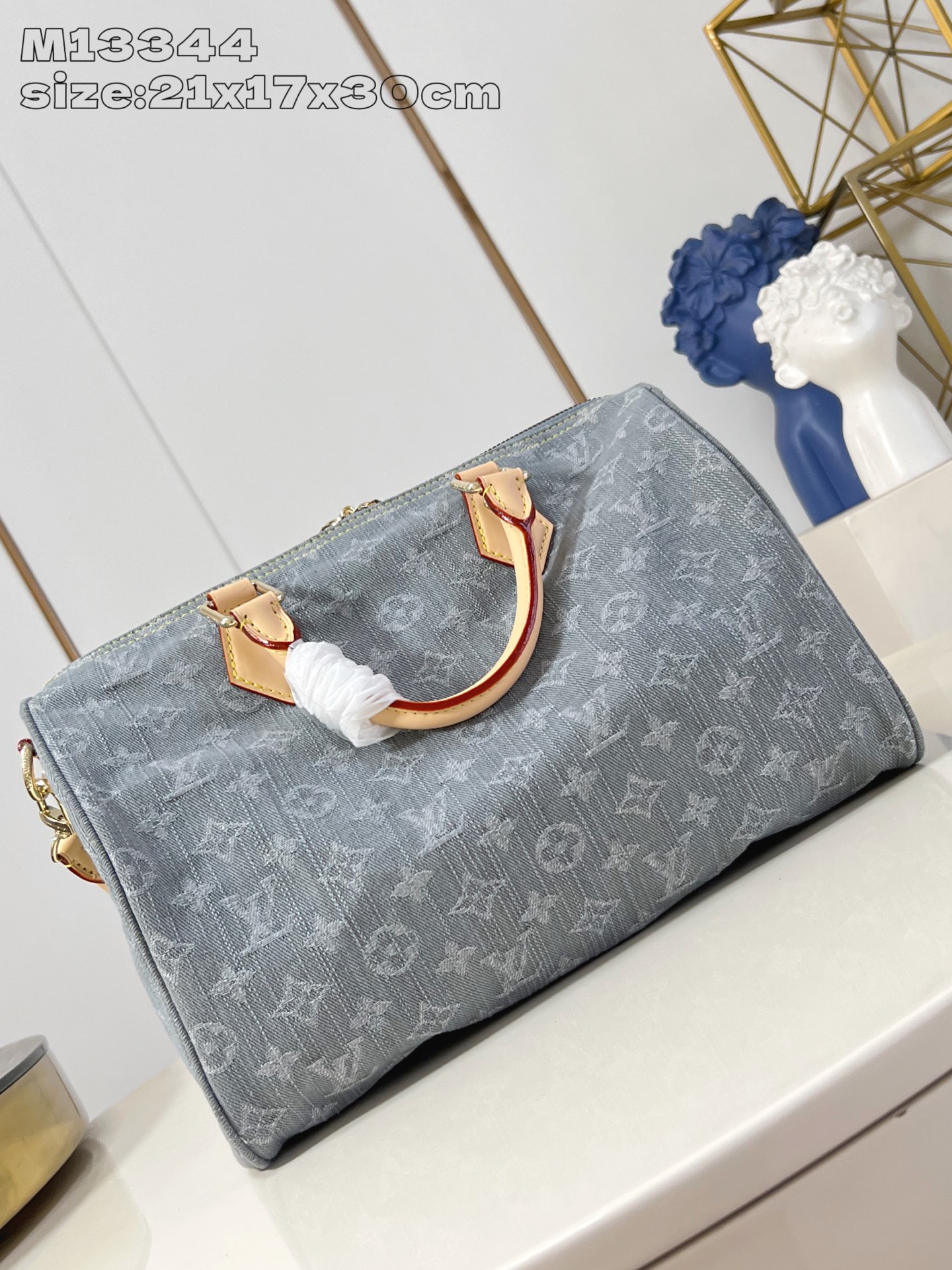 【顶级原单 M13344 】本款 Speedy Soft 30 手袋依托路易威登精湛漂白工艺，于棉布表面