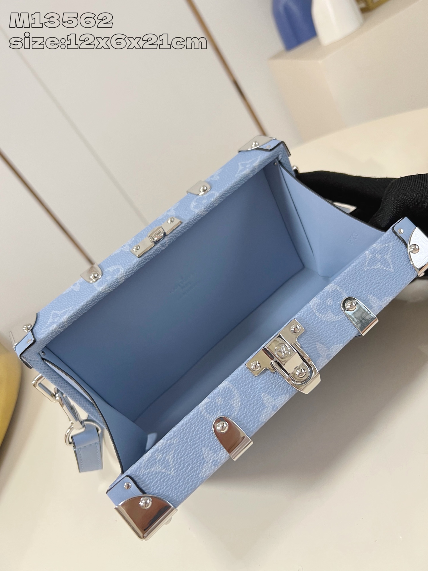 【顶级原单 M13562蓝 】本款 Wallet Trunk Taigarama 手袋取材 Monogr