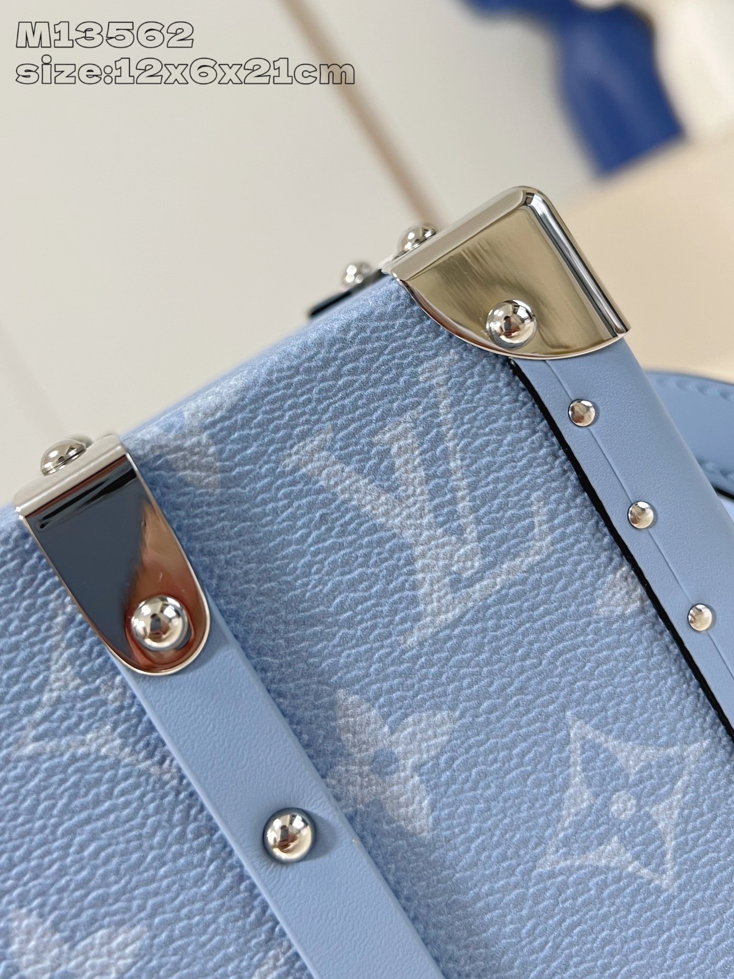 【顶级原单 M13562蓝 】本款 Wallet Trunk Taigarama 手袋取材 Monogr