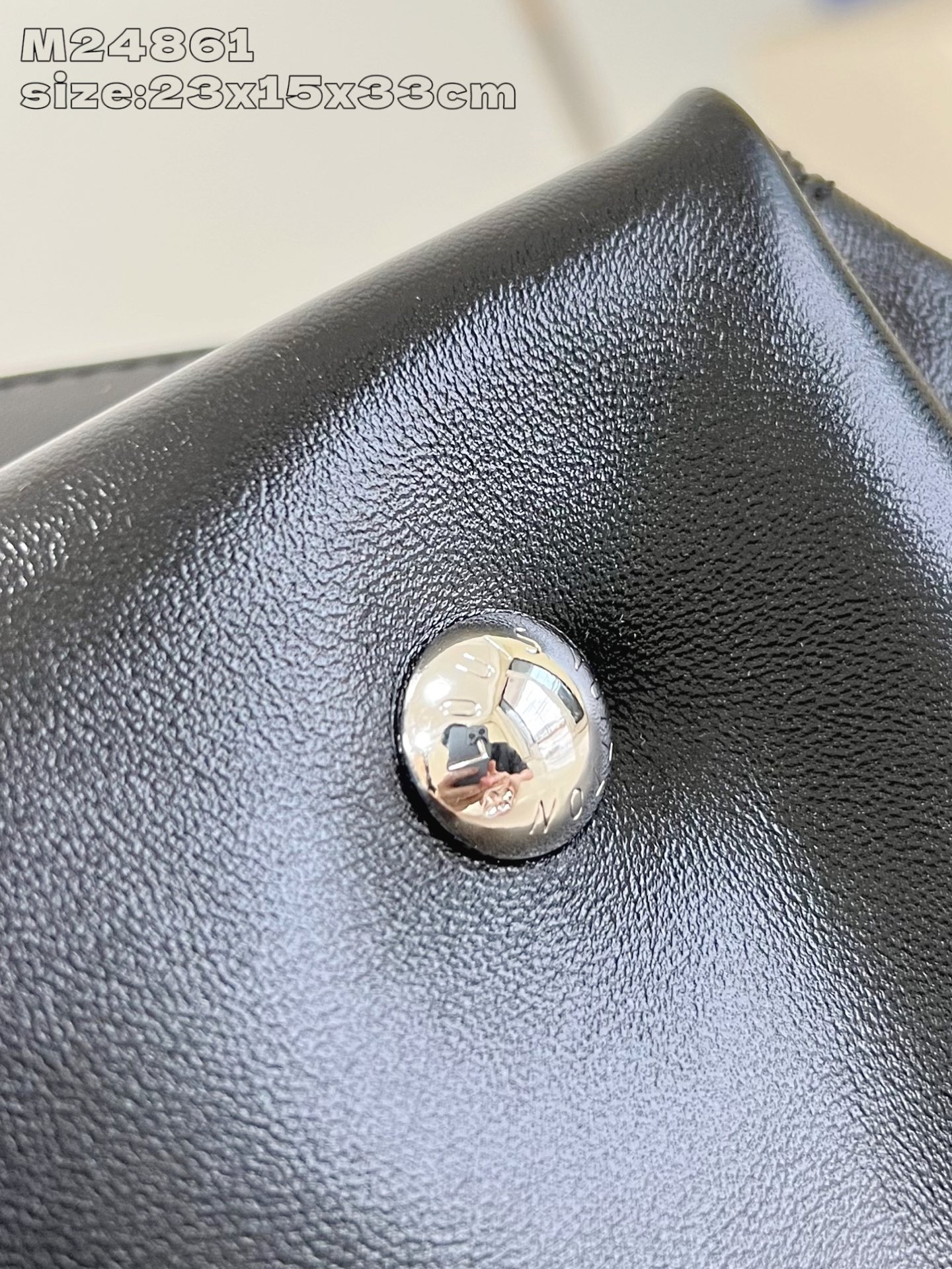 【顶级原单 M24861黑】 本款 CarryAll Cargo Vibe 小号手袋为羊皮革浸染素雅色调