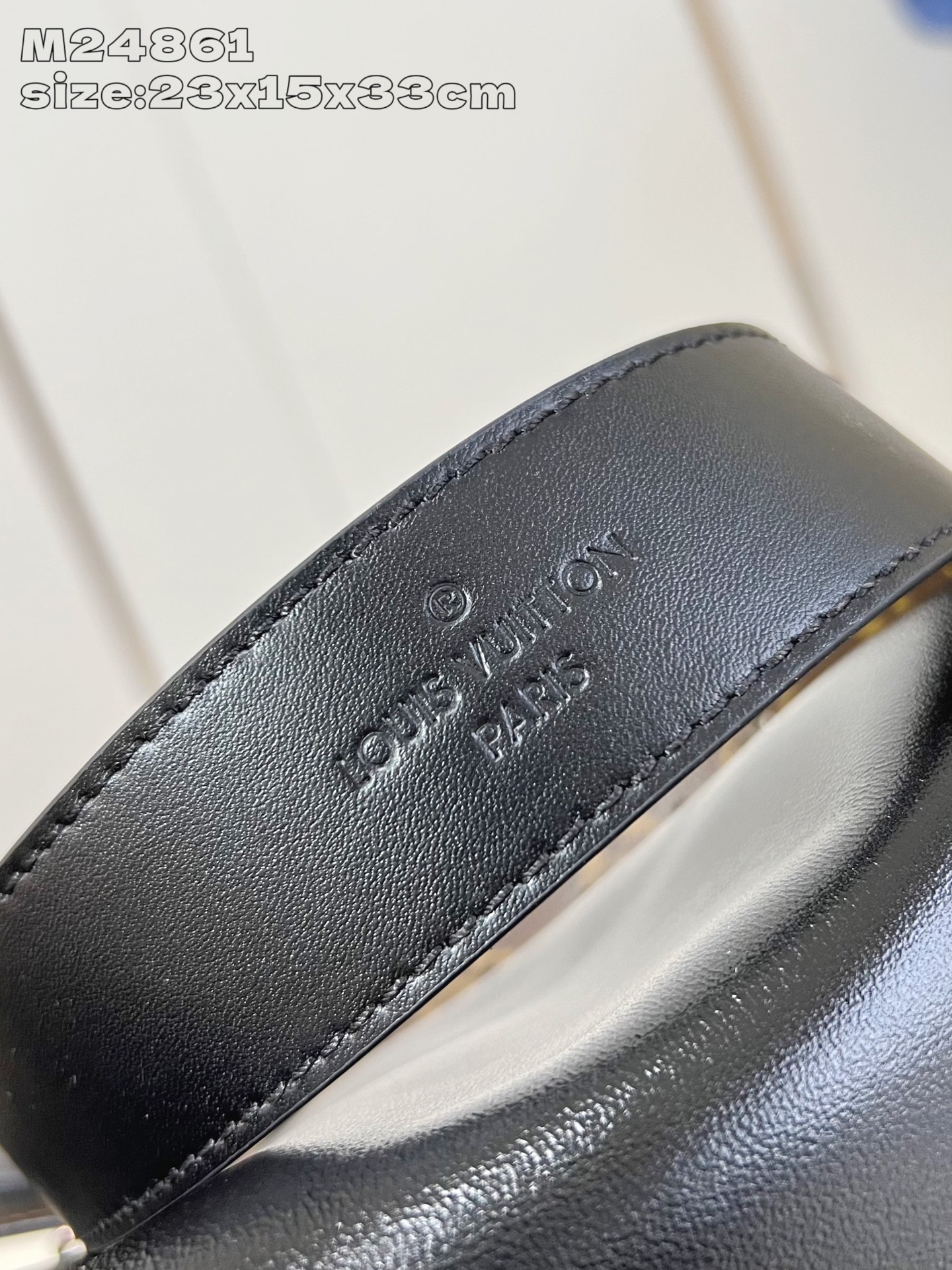 【顶级原单 M24861黑】 本款 CarryAll Cargo Vibe 小号手袋为羊皮革浸染素雅色调