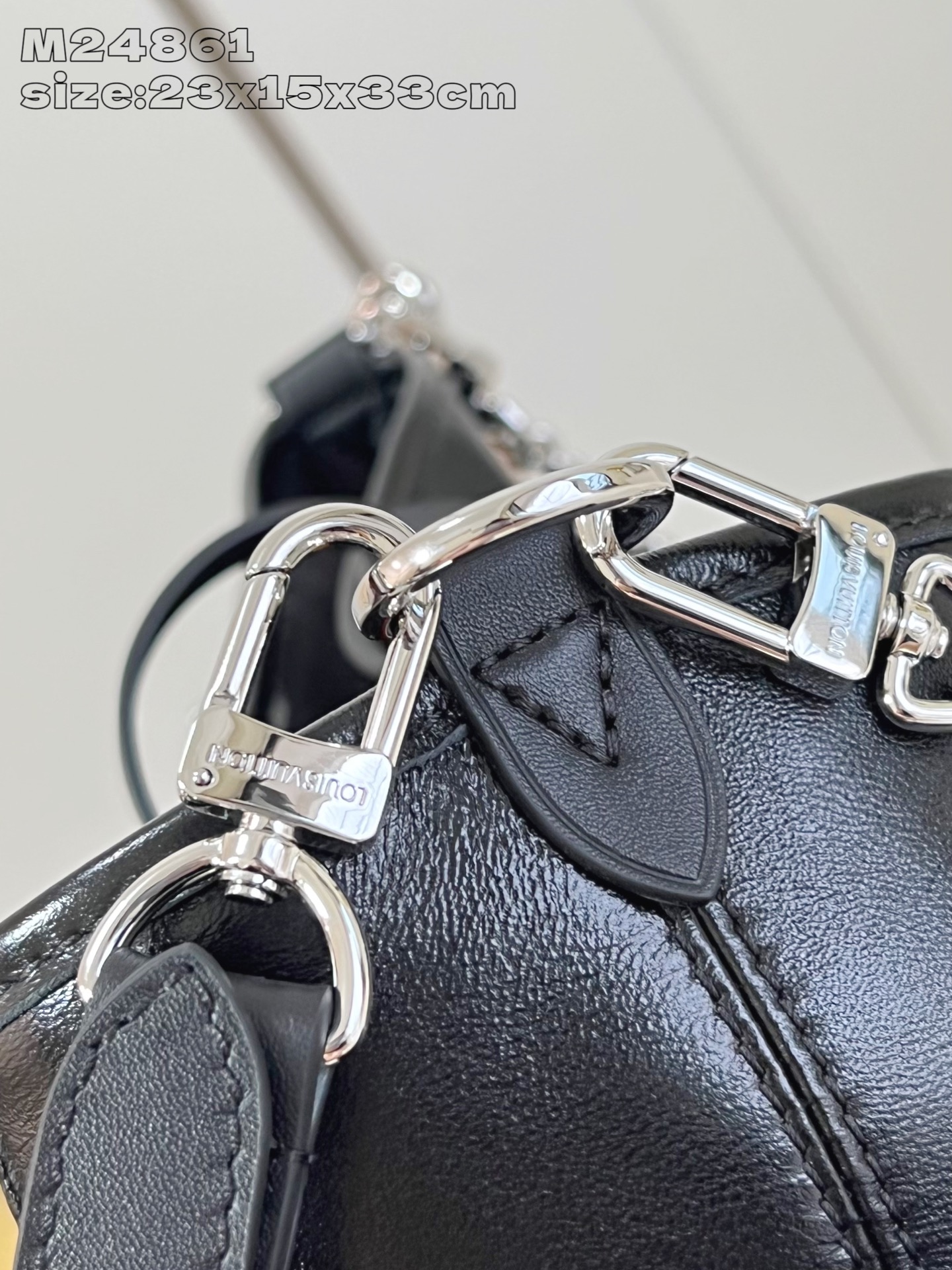 【顶级原单 M24861黑】 本款 CarryAll Cargo Vibe 小号手袋为羊皮革浸染素雅色调