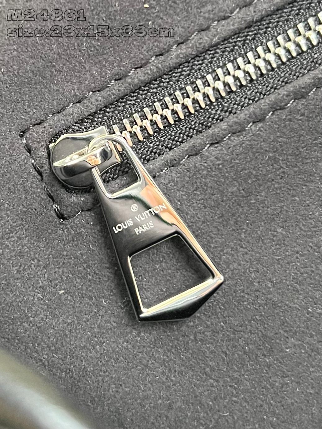 【顶级原单 M24861黑】 本款 CarryAll Cargo Vibe 小号手袋为羊皮革浸染素雅色调