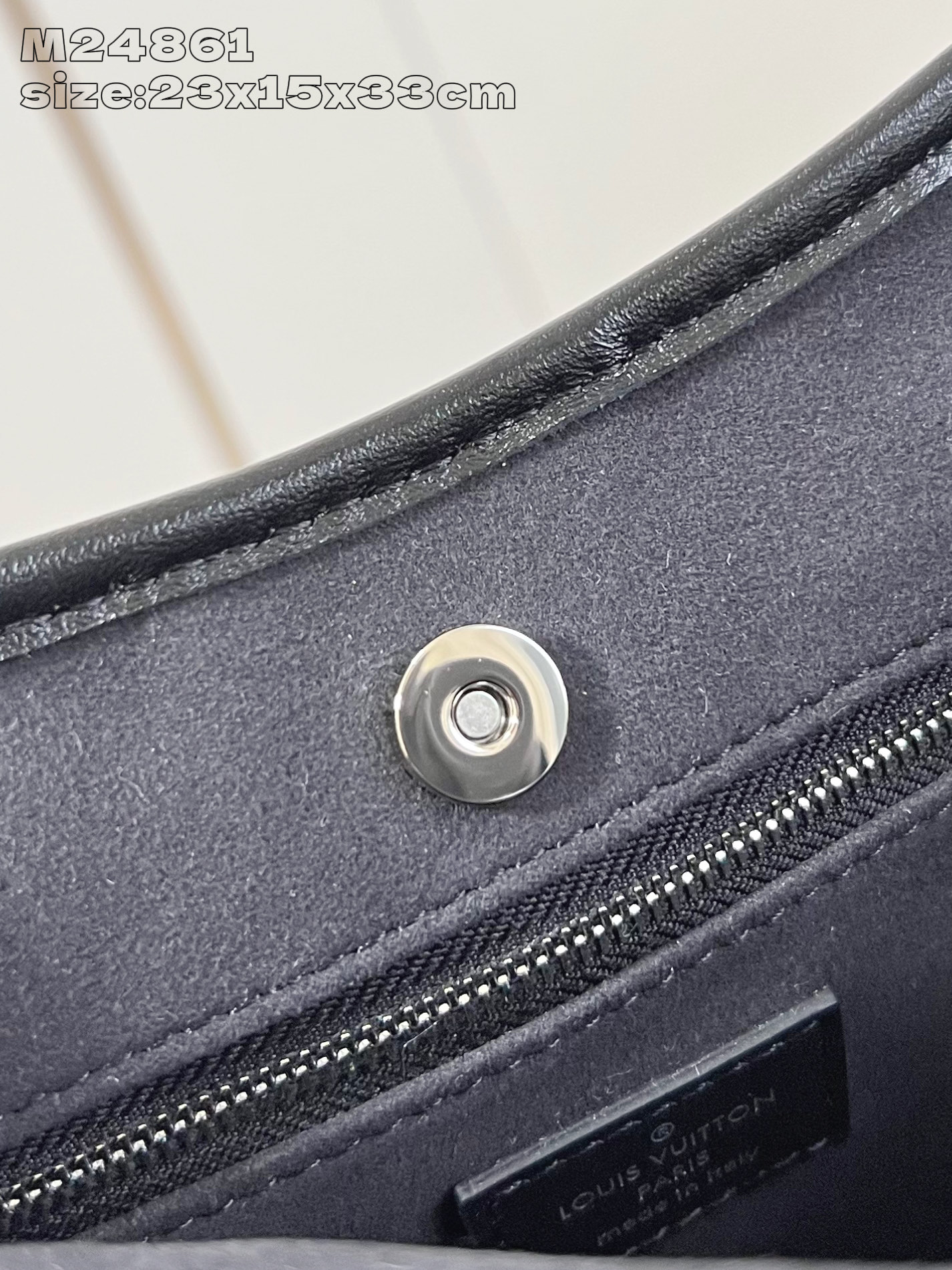 【顶级原单 M24861黑】 本款 CarryAll Cargo Vibe 小号手袋为羊皮革浸染素雅色调