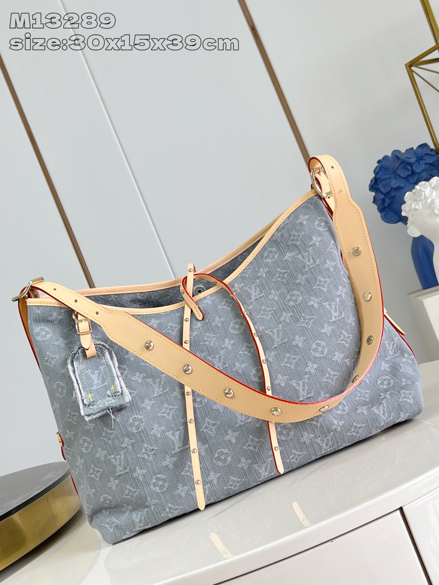 【顶级原单 M13289 】本款 CarryAll 中号手袋令诞生于 2005 年的 Monogram 