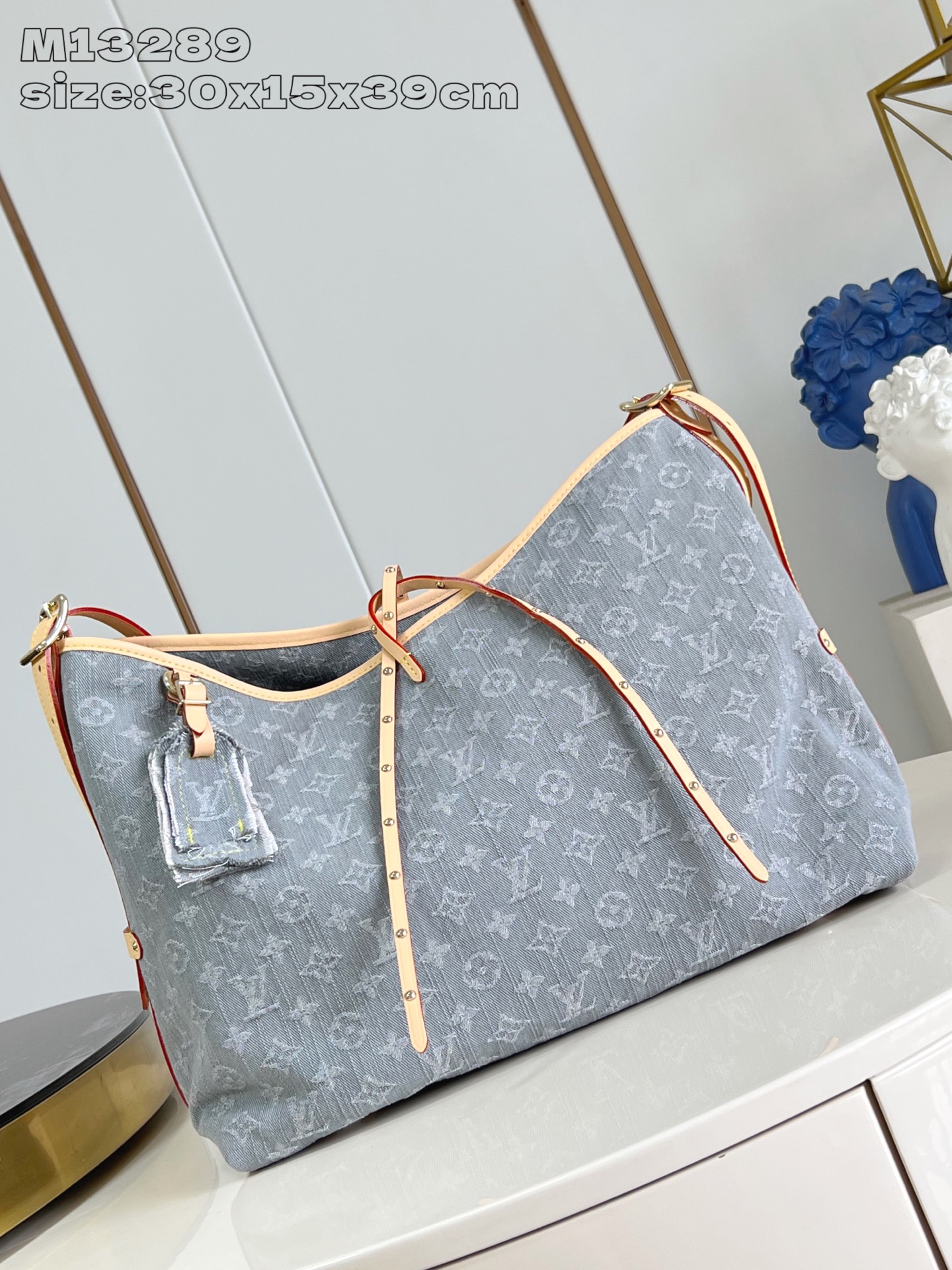 【顶级原单 M13289 】本款 CarryAll 中号手袋令诞生于 2005 年的 Monogram 