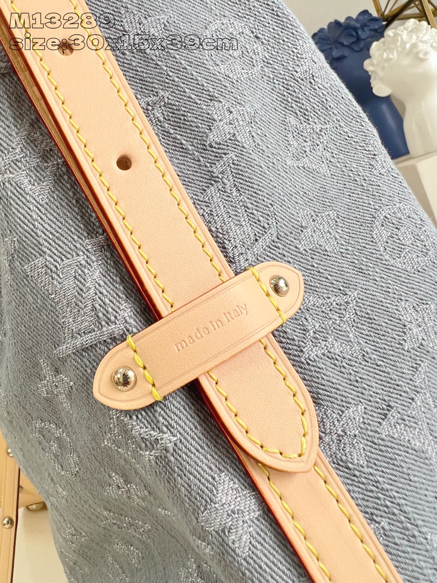 【顶级原单 M13289 】本款 CarryAll 中号手袋令诞生于 2005 年的 Monogram 