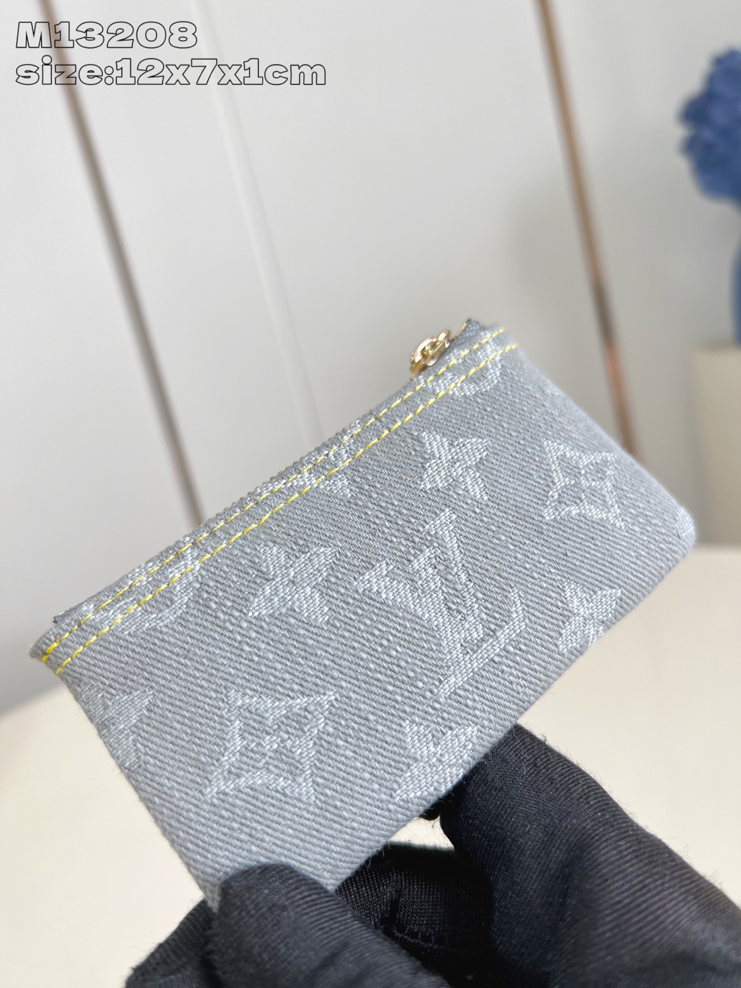 【顶级原单 M13208灰 】路易威登這款Monogram Denim系列钥匙零錢包採用來季主打的洗水粉