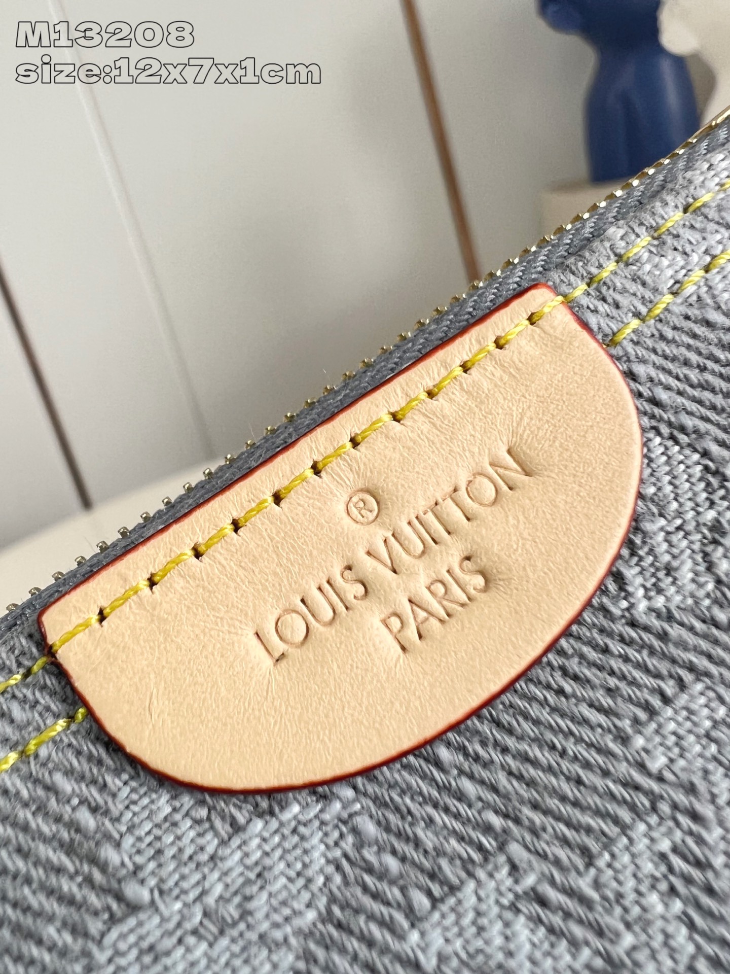 【顶级原单 M13208灰 】路易威登這款Monogram Denim系列钥匙零錢包採用來季主打的洗水粉