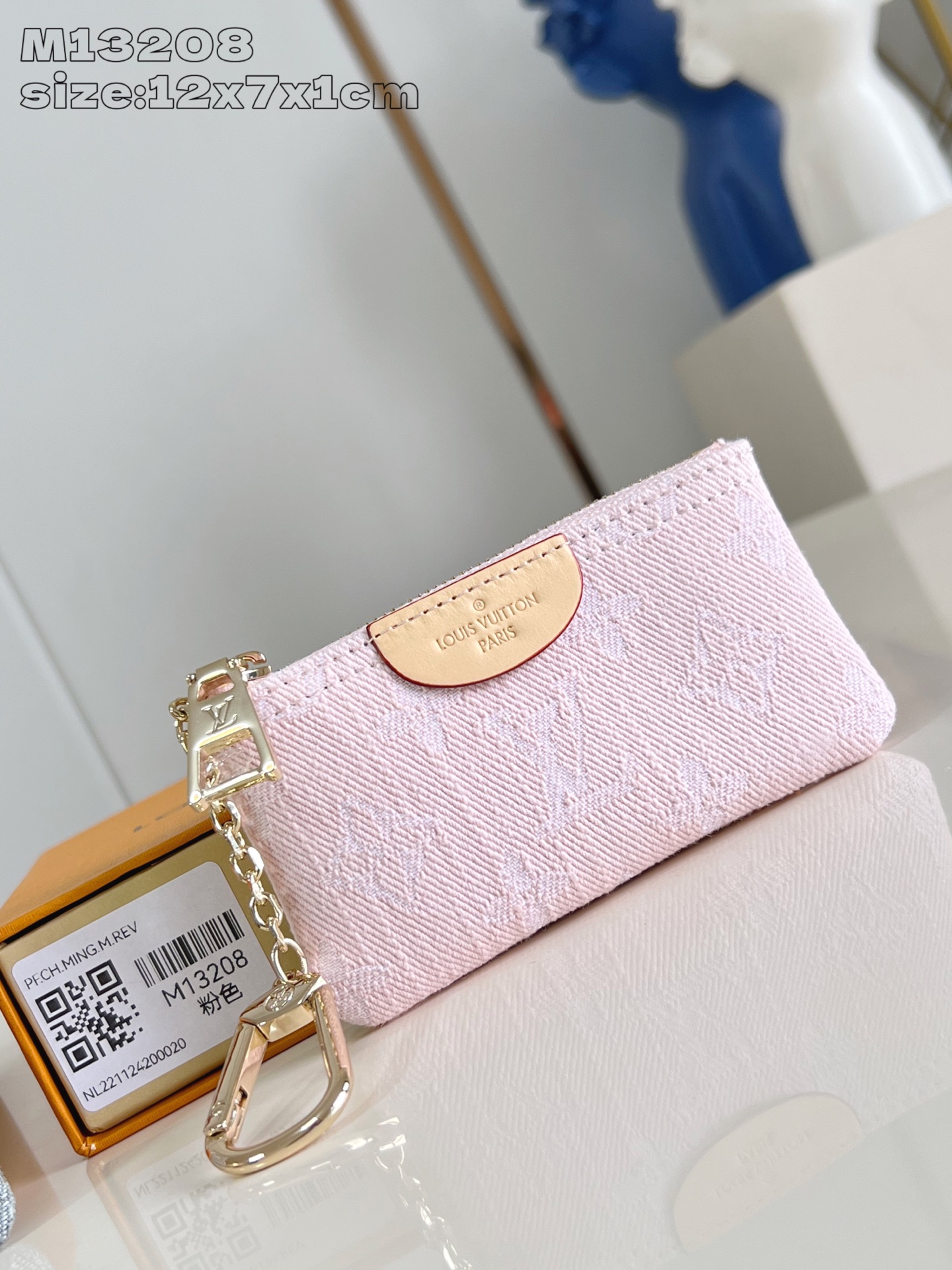 【顶级原单 M13208粉 】路易威登這款Monogram Denim系列钥匙零錢包採用來季主打的洗水粉