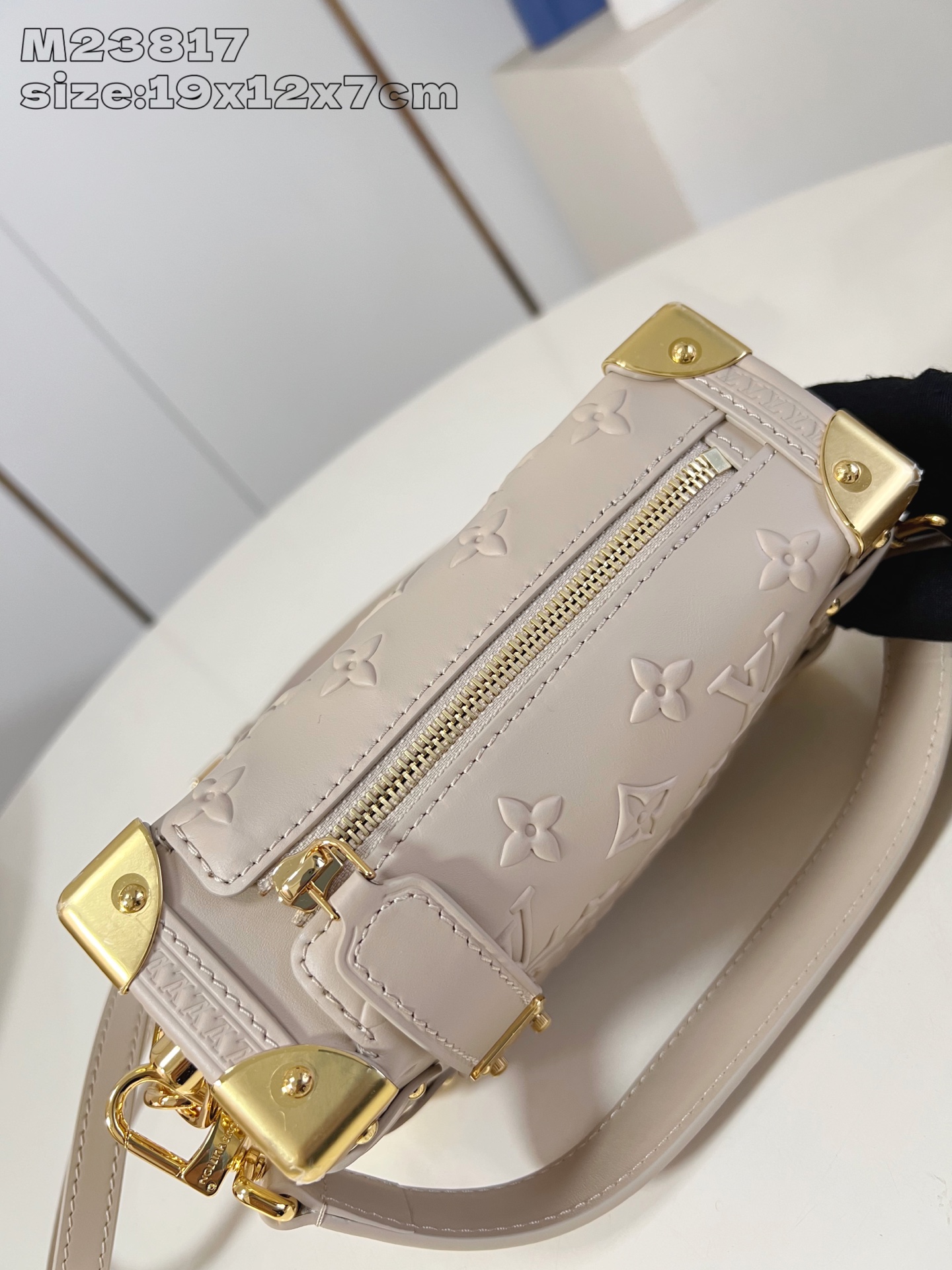【顶级原单 M23817卡其压花 】M14571 這款Monogram Bold系列Side Trunk