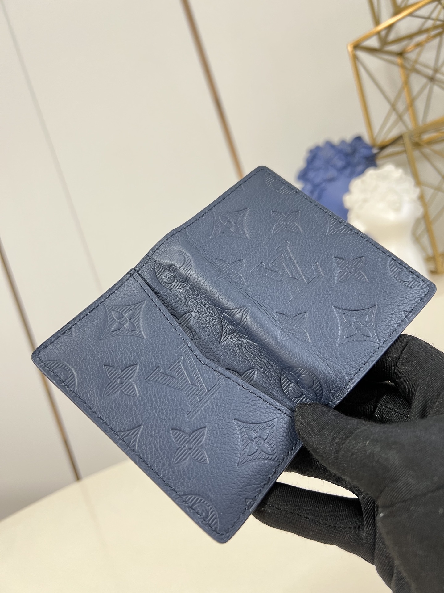 【顶级原单 M14786蓝 】本款口袋钱夹取材 Brushed Monogram 皮革，呈现褪色效果 M