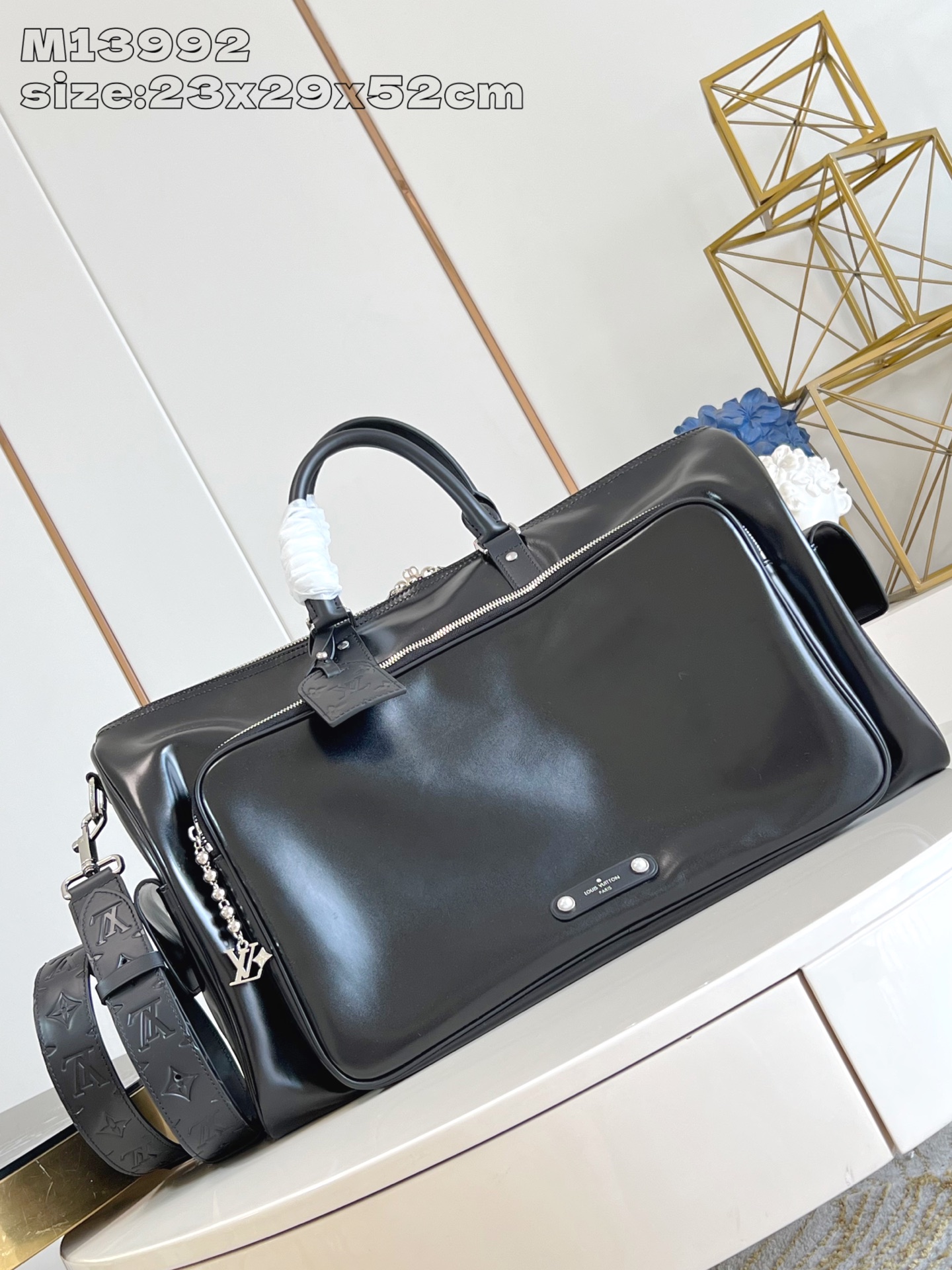 【顶级原单 M13992 】本款 Keepall Cargo Bandoulière 50 旅行袋为亮面
