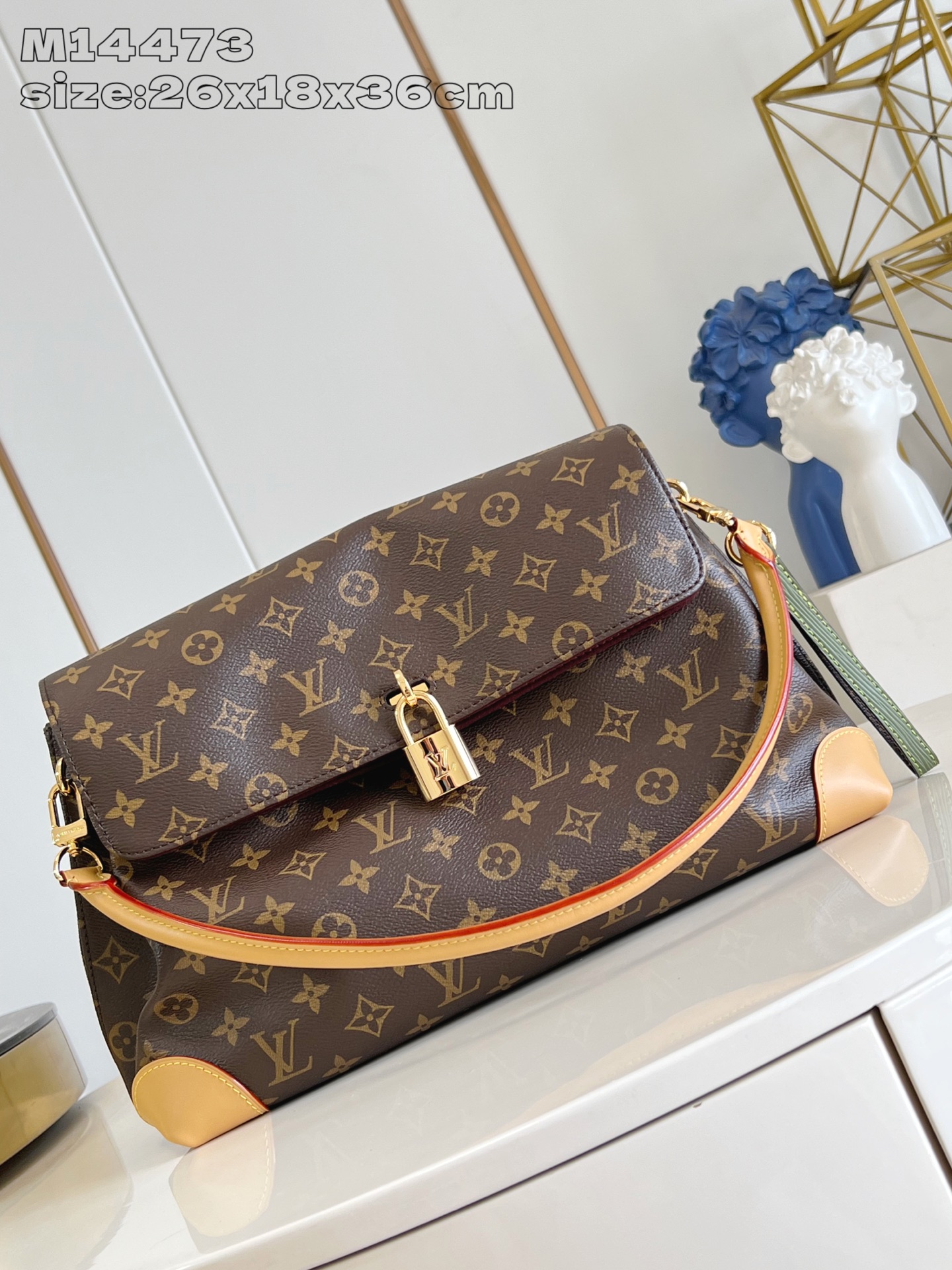 【顶级原单 M14473 】Hide Away 手袋取材 Monogram 涂层帆布，将利落线条与品牌传