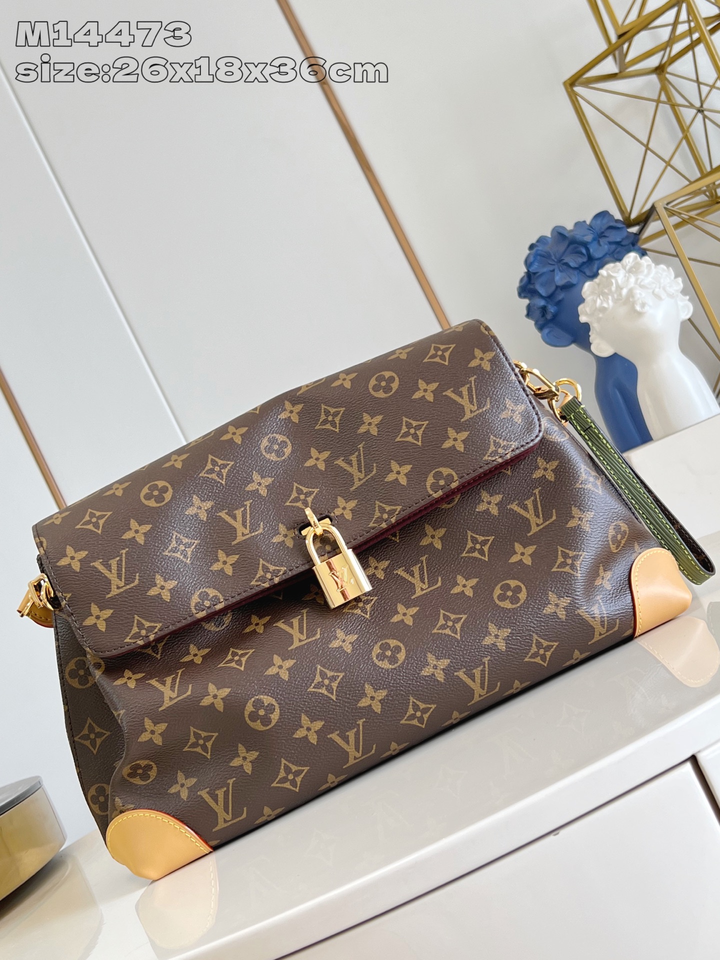 【顶级原单 M14473 】Hide Away 手袋取材 Monogram 涂层帆布，将利落线条与品牌传