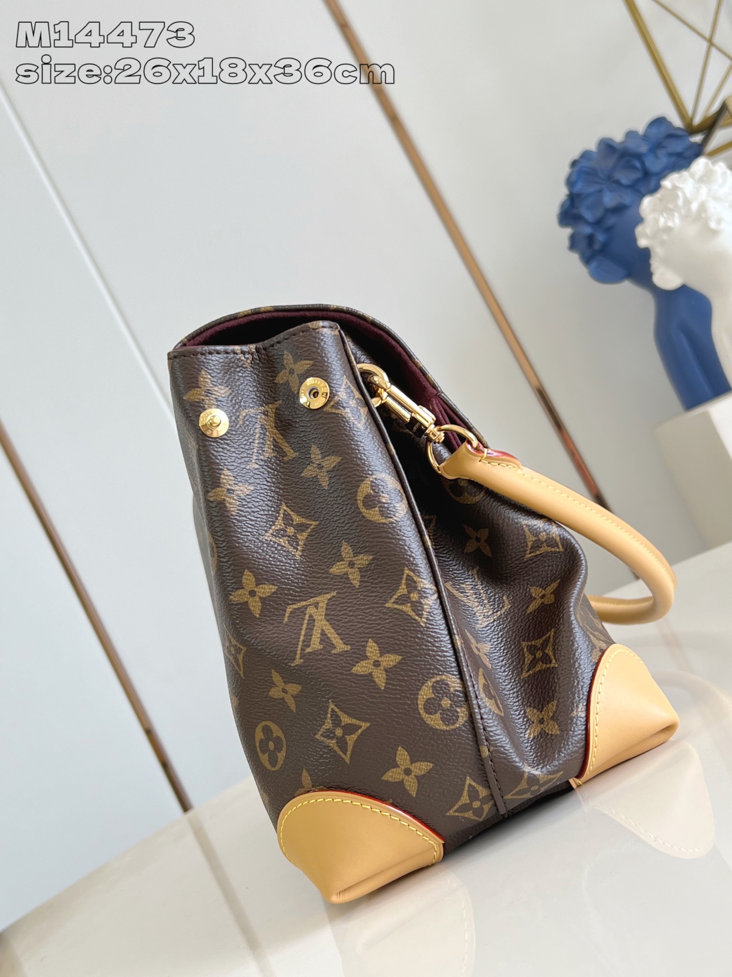 【顶级原单 M14473 】Hide Away 手袋取材 Monogram 涂层帆布，将利落线条与品牌传