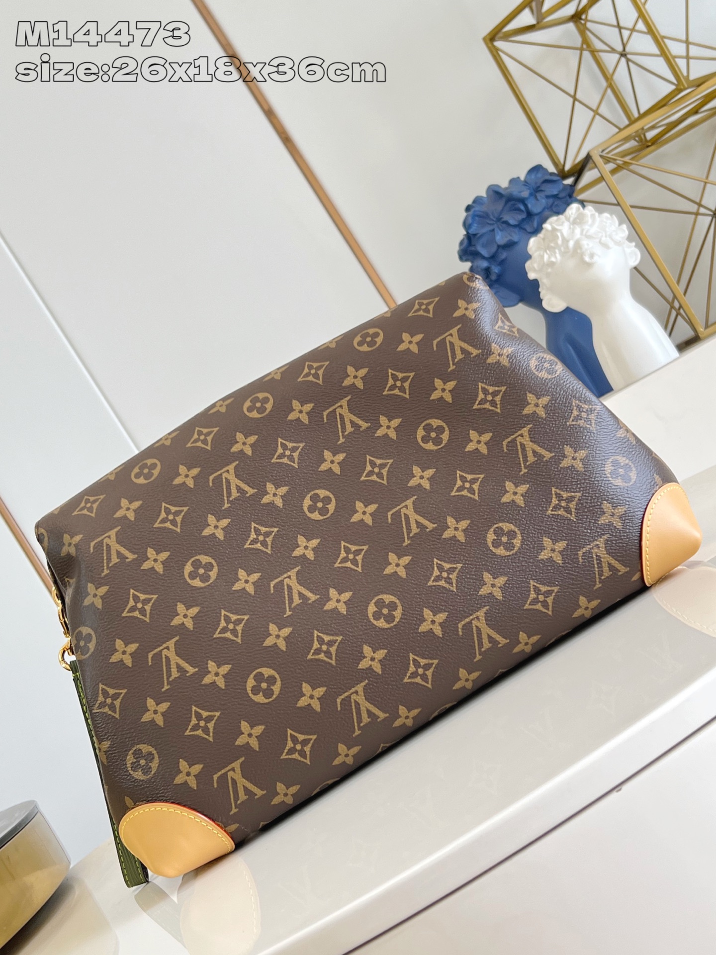 【顶级原单 M14473 】Hide Away 手袋取材 Monogram 涂层帆布，将利落线条与品牌传