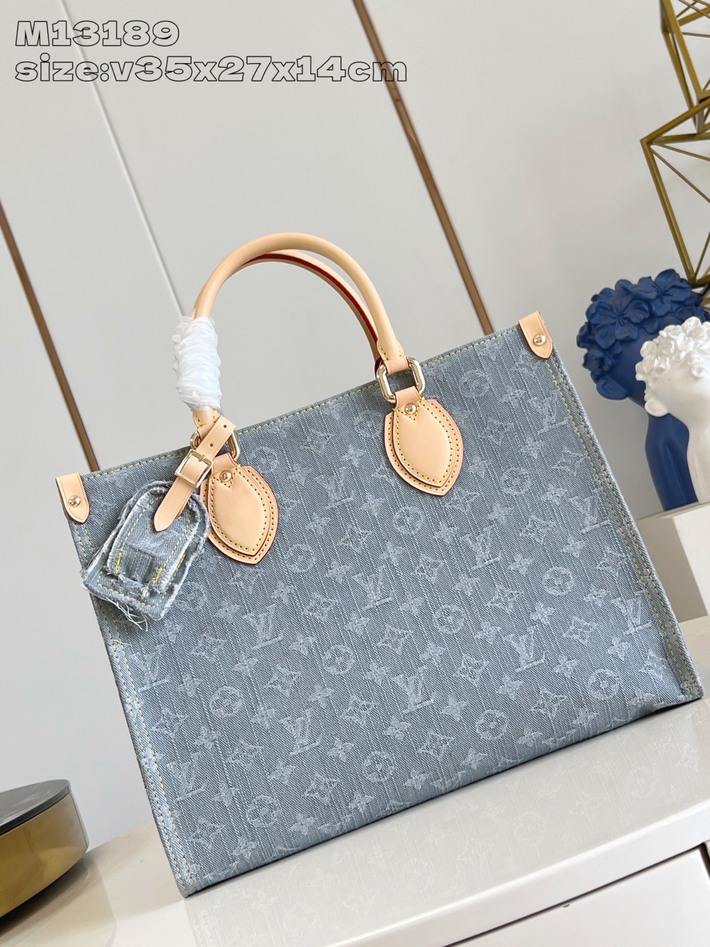 【顶级原单 M13189 】來自2005年的經典Monogram Denim圖案今季在這款OnTheGo