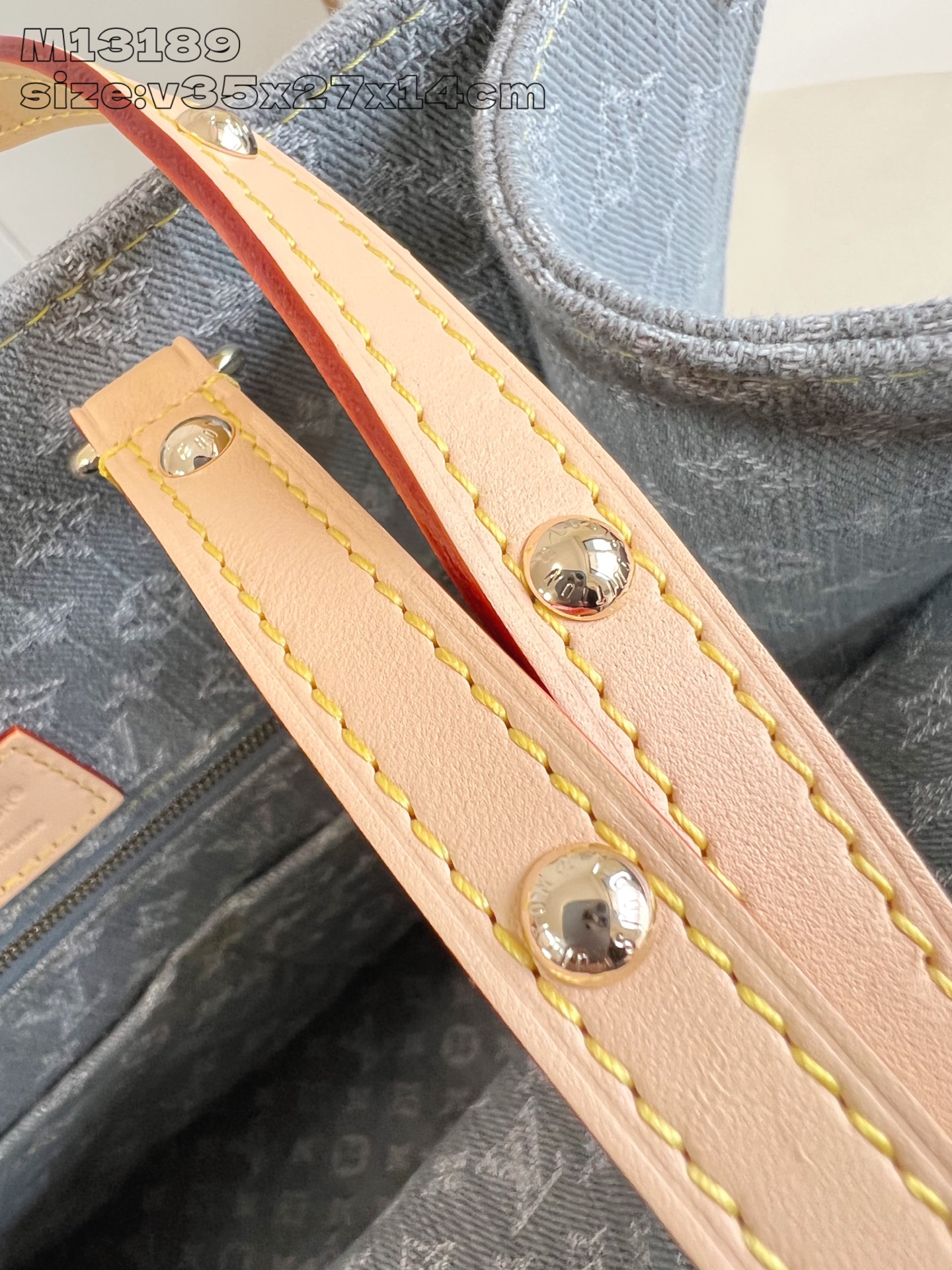 【顶级原单 M13189 】來自2005年的經典Monogram Denim圖案今季在這款OnTheGo