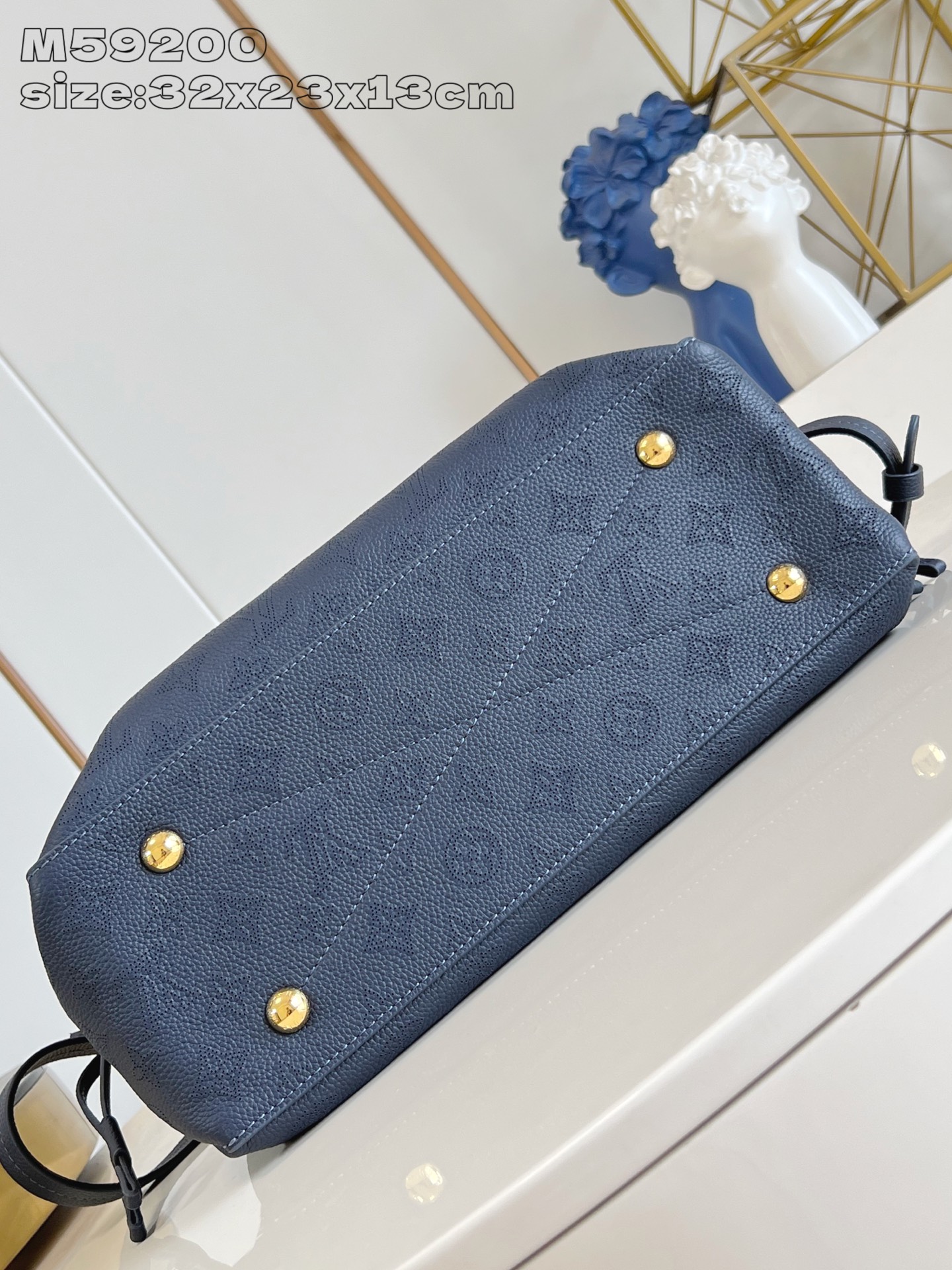 【顶级原单 M59200深蓝 】M14316 本款 Bella Tote 手袋取材品牌标志性镂花穿孔皮革