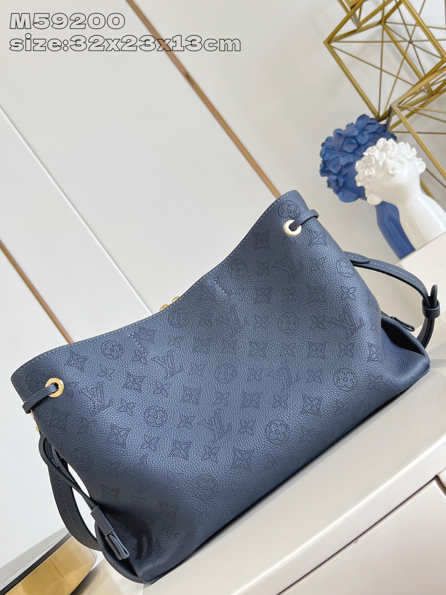 【顶级原单 M59200深蓝 】M14316 本款 Bella Tote 手袋取材品牌标志性镂花穿孔皮革