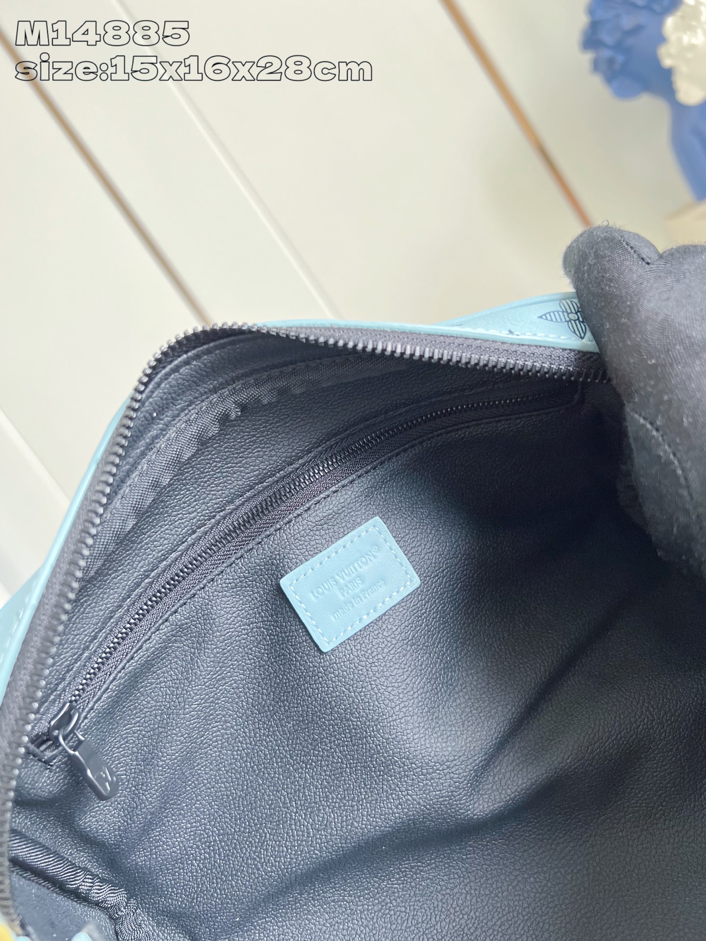 【顶级原单 M14885蓝  】本款 Dopp Kit 盥洗袋选用 Monogram Shadow 压纹