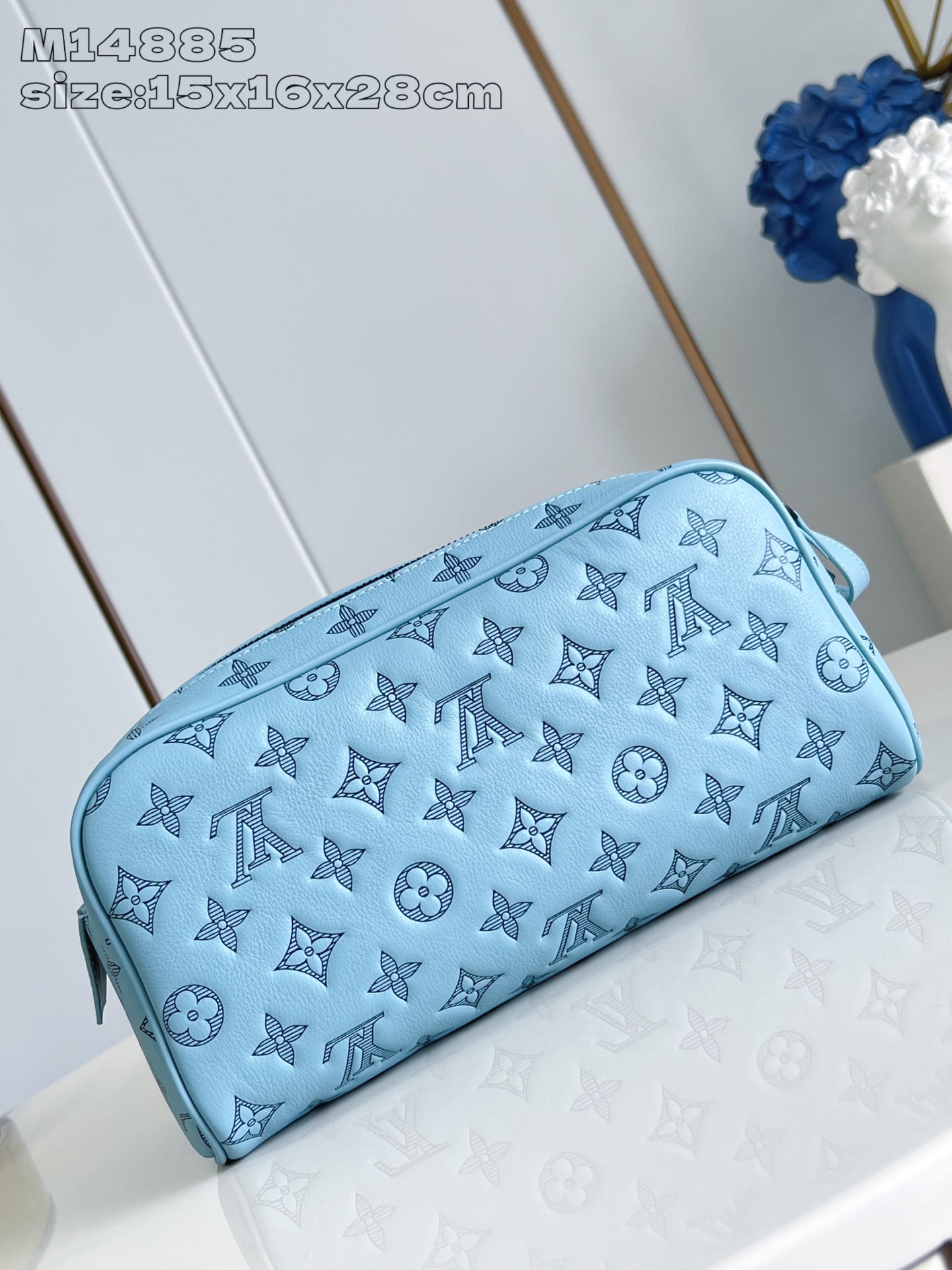 【顶级原单 M14885蓝  】本款 Dopp Kit 盥洗袋选用 Monogram Shadow 压纹