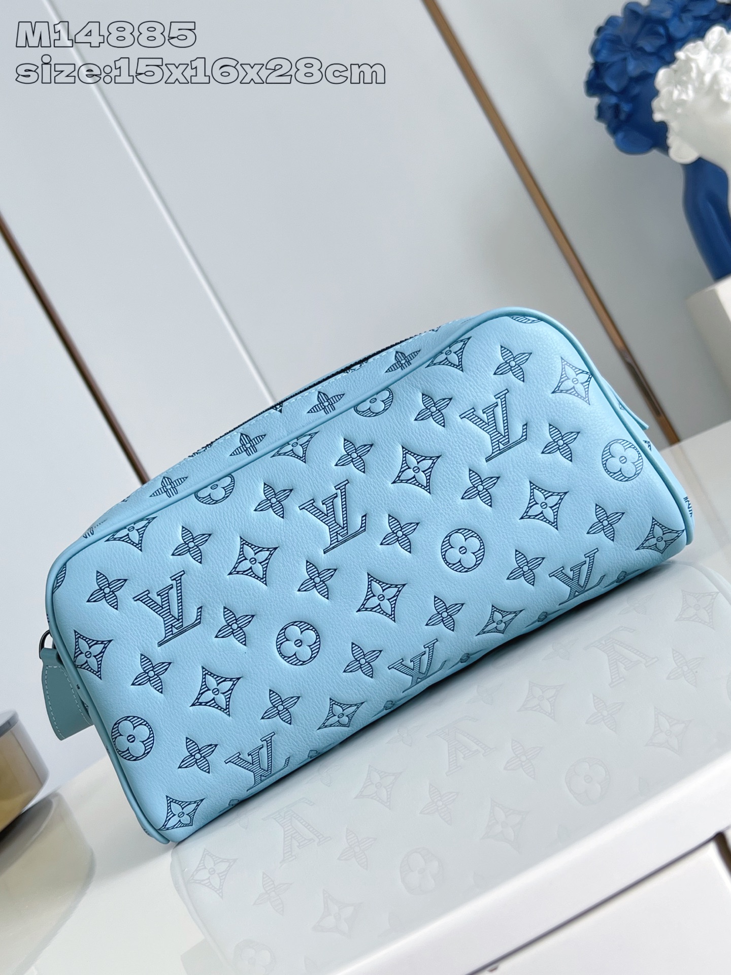 【顶级原单 M14885蓝  】本款 Dopp Kit 盥洗袋选用 Monogram Shadow 压纹