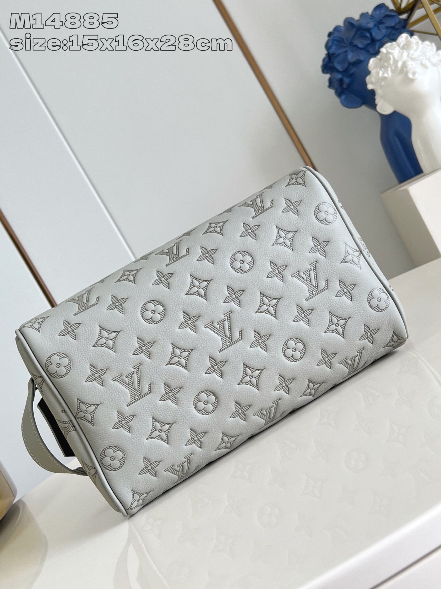 【顶级原单 M14885灰 】本款 Dopp Kit 盥洗袋选用 Monogram Shadow 压纹牛