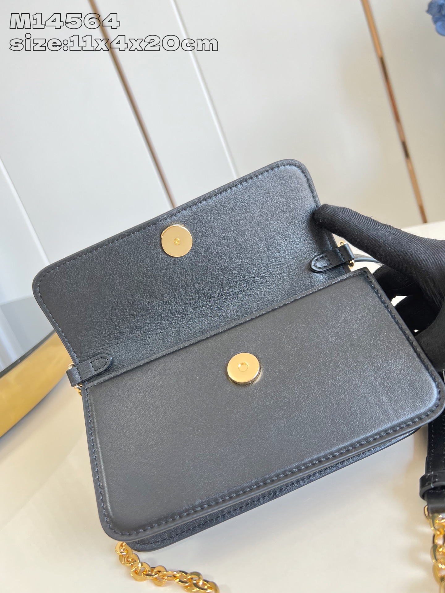 【顶级原单 M14564黑 】本款 Wallet On Chain 手袋出自路易威登 LV Bloom 