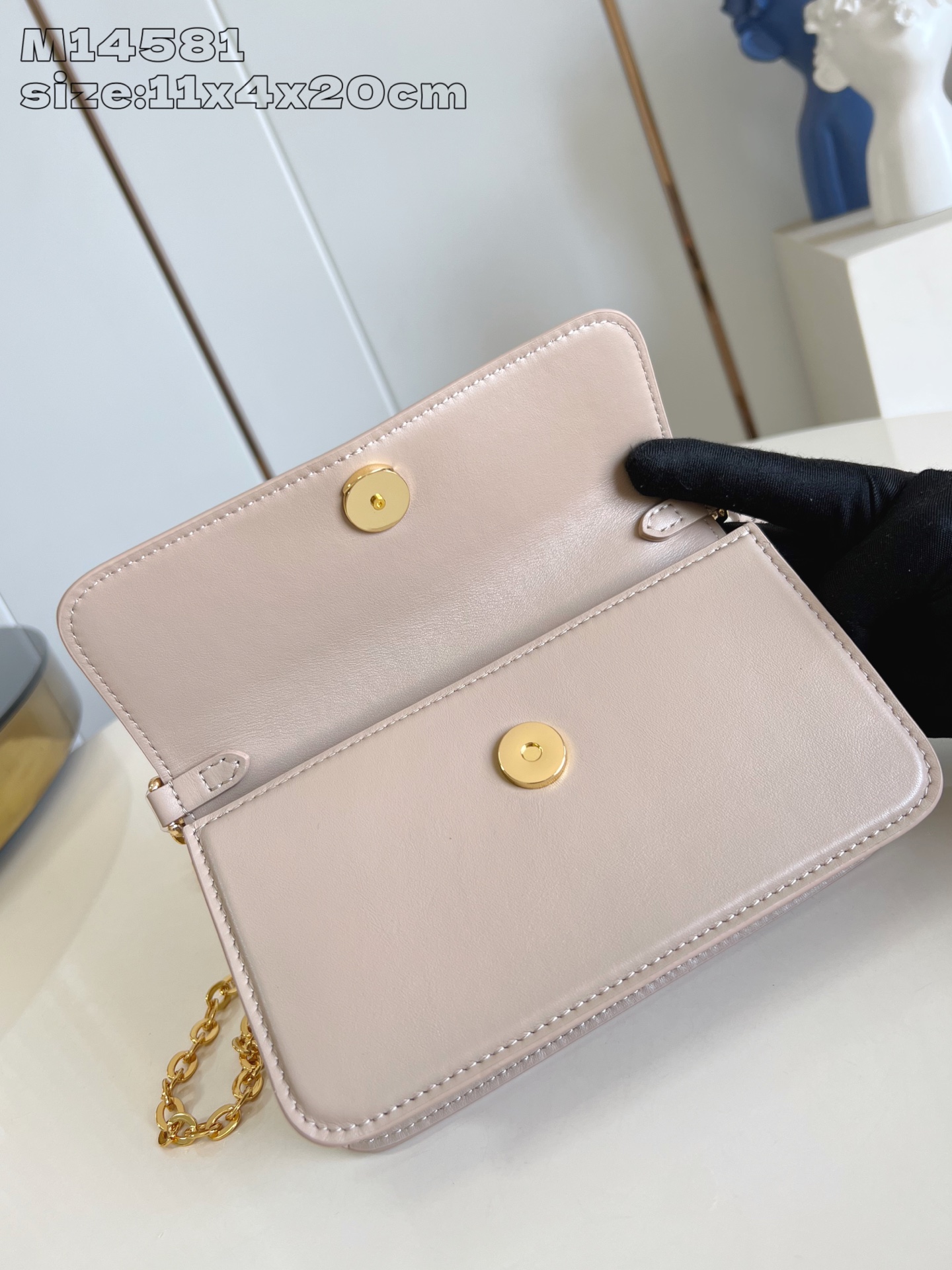 【顶级原单 M14581杏 】本款 Wallet On Chain 手袋出自路易威登 LV Bloom 