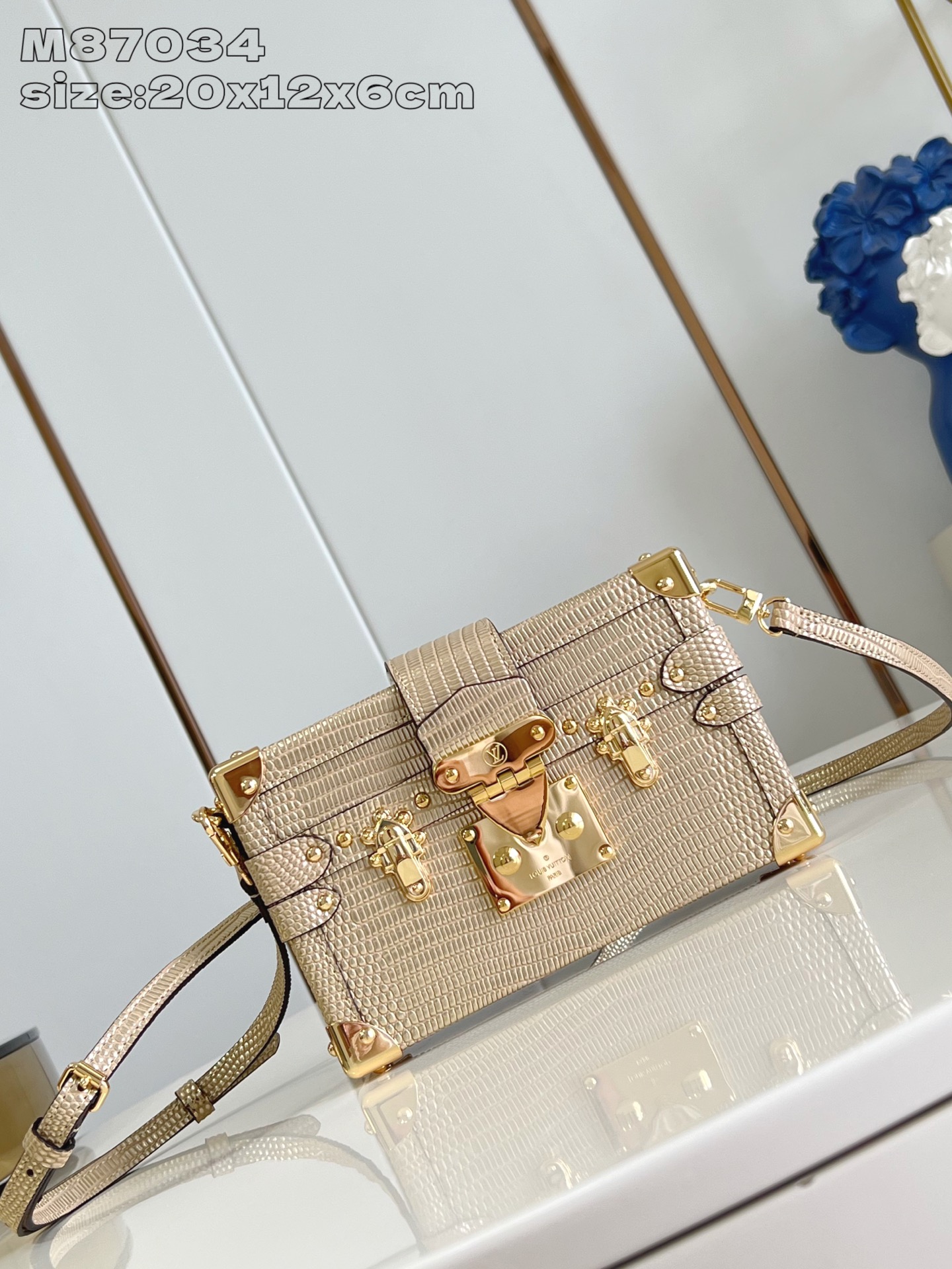 【顶级原单 M87034 】本款 Petite Malle 手袋出自 Nicolas Ghesquièr
