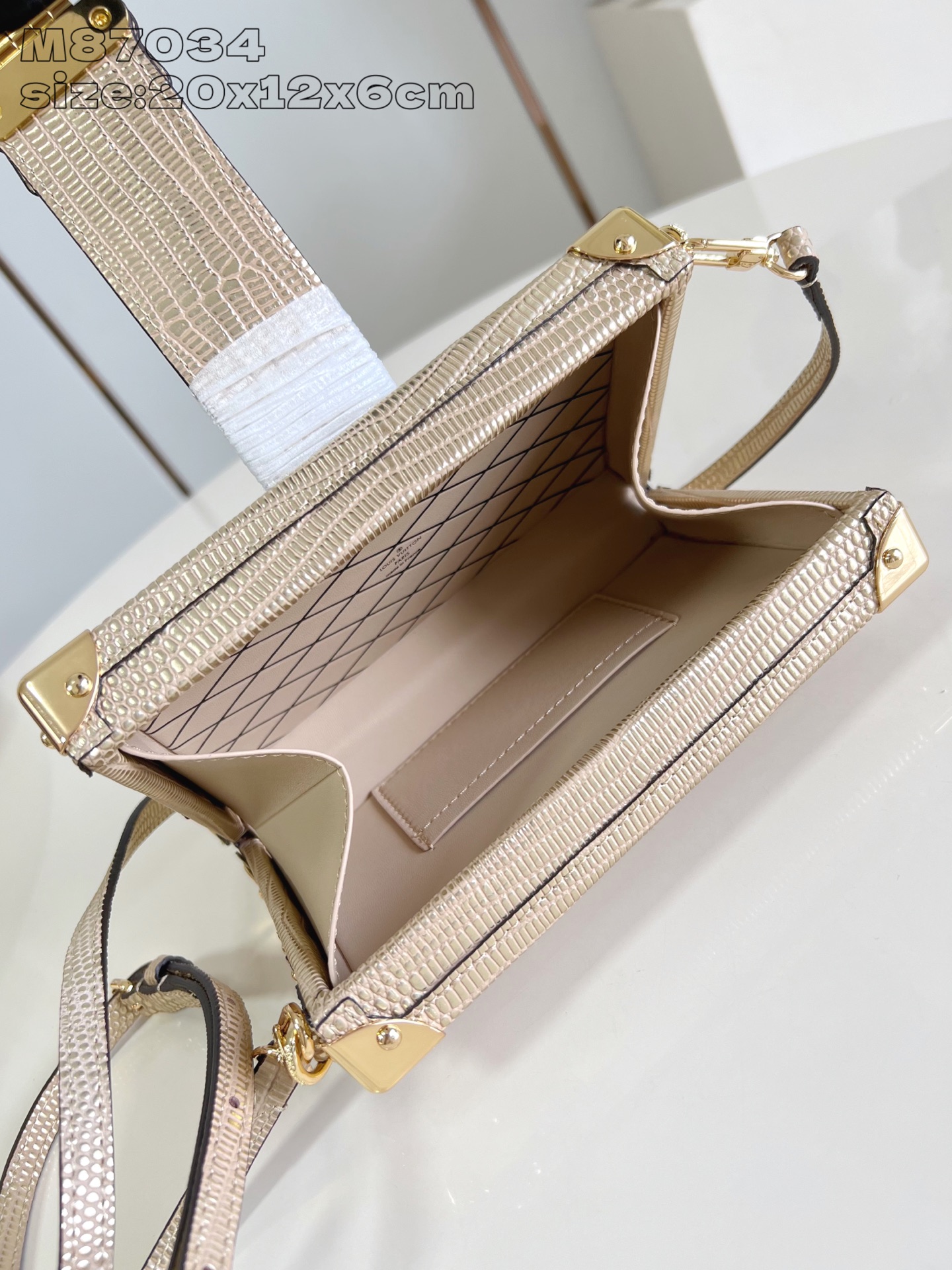 【顶级原单 M87034 】本款 Petite Malle 手袋出自 Nicolas Ghesquièr