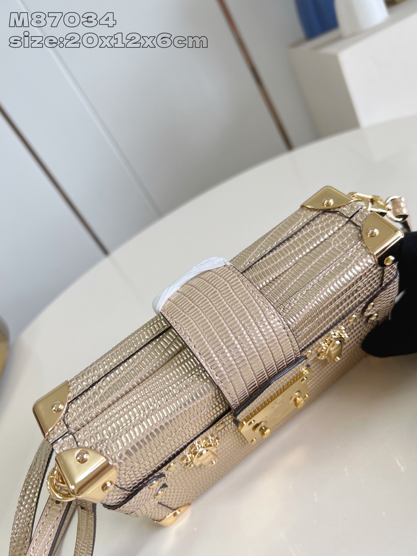 【顶级原单 M87034 】本款 Petite Malle 手袋出自 Nicolas Ghesquièr