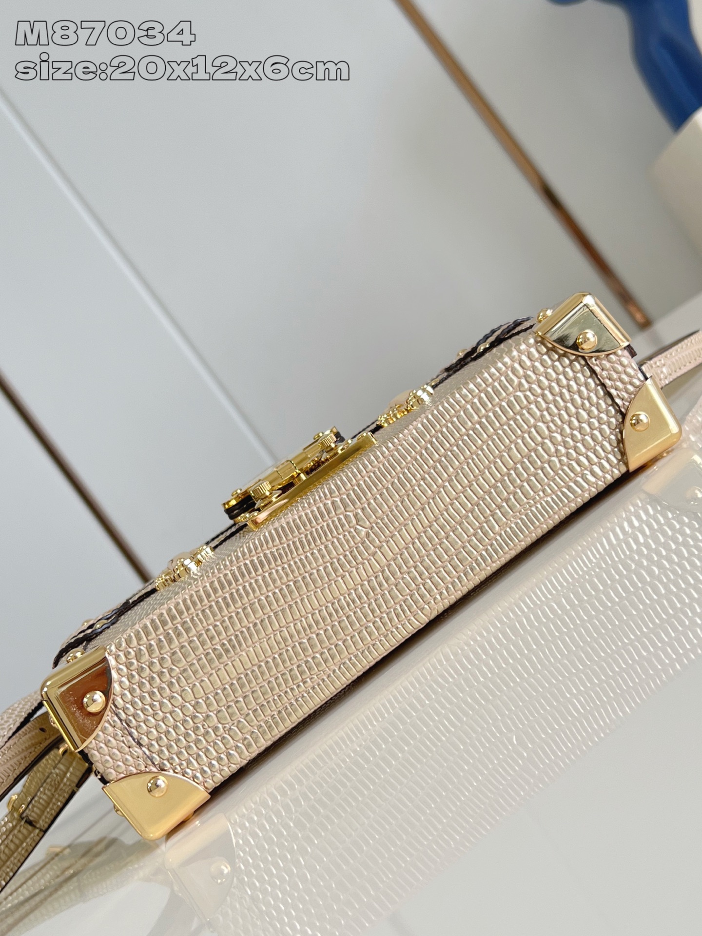 【顶级原单 M87034 】本款 Petite Malle 手袋出自 Nicolas Ghesquièr