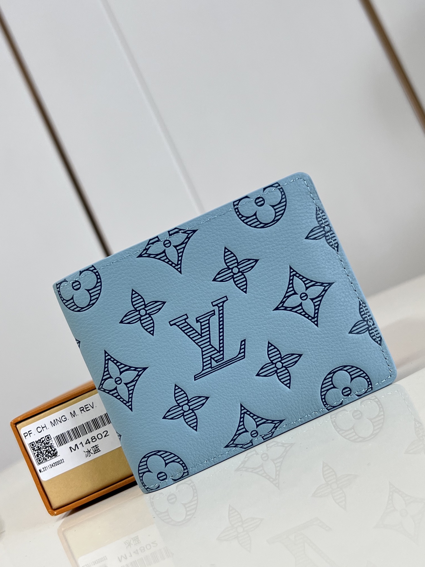 NO:404875,【Exclusive real photo M14802 ice blue】 Multiple wallet is made of Monogram canvas, with multiple pockets, which can hold credit cards, banknotes, and invoices. 11.5 x 9 x 1.5 cm (length x height x width) C.220, LV [original leather], louis vuitton, wallets19860909【独家实拍 M14802冰蓝】Multiple 钱包采用 Monogram 帆布制造,设有多个口袋,可供放置信用卡、纸币、发票.11.5 x 9 x 1.5 厘米(长度 x 高 x 宽) C.220,LV【原厂皮】,louis vuitton,wallets,Bag