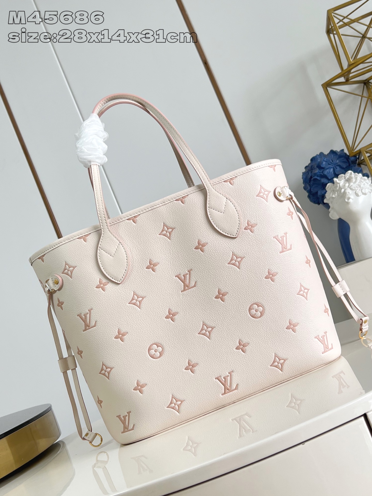 NO:404887,【Exclusive real photo M45686 cream silkscreen】M14285 This Neverfull medium handbag is made of Monogram Empreinte leather with exquisite color, paired with illuminated metal parts, which can store laptops and long wallets, making it easy to handle work or casual occasions. The zipper inner bag can be removed and used separately. 28 x 14 x 31 cm (height x width x length) Q.1150,LV [original leather],louis vuitton19860909【独家实拍 M45686奶油丝印】M14285 本款 Neverfull 中号手袋为 Monogram Empreinte 皮革浸染考究色调,搭配莹泽金属件,可收纳笔记本电脑与长款钱夹,轻松驾驭工作或休闲场合.拉链内袋可取下单独使用.28 x 14 x 31厘米 (高 x 宽 x 长度) Q.1150,LV【原厂皮】,louis vuitton,Bag